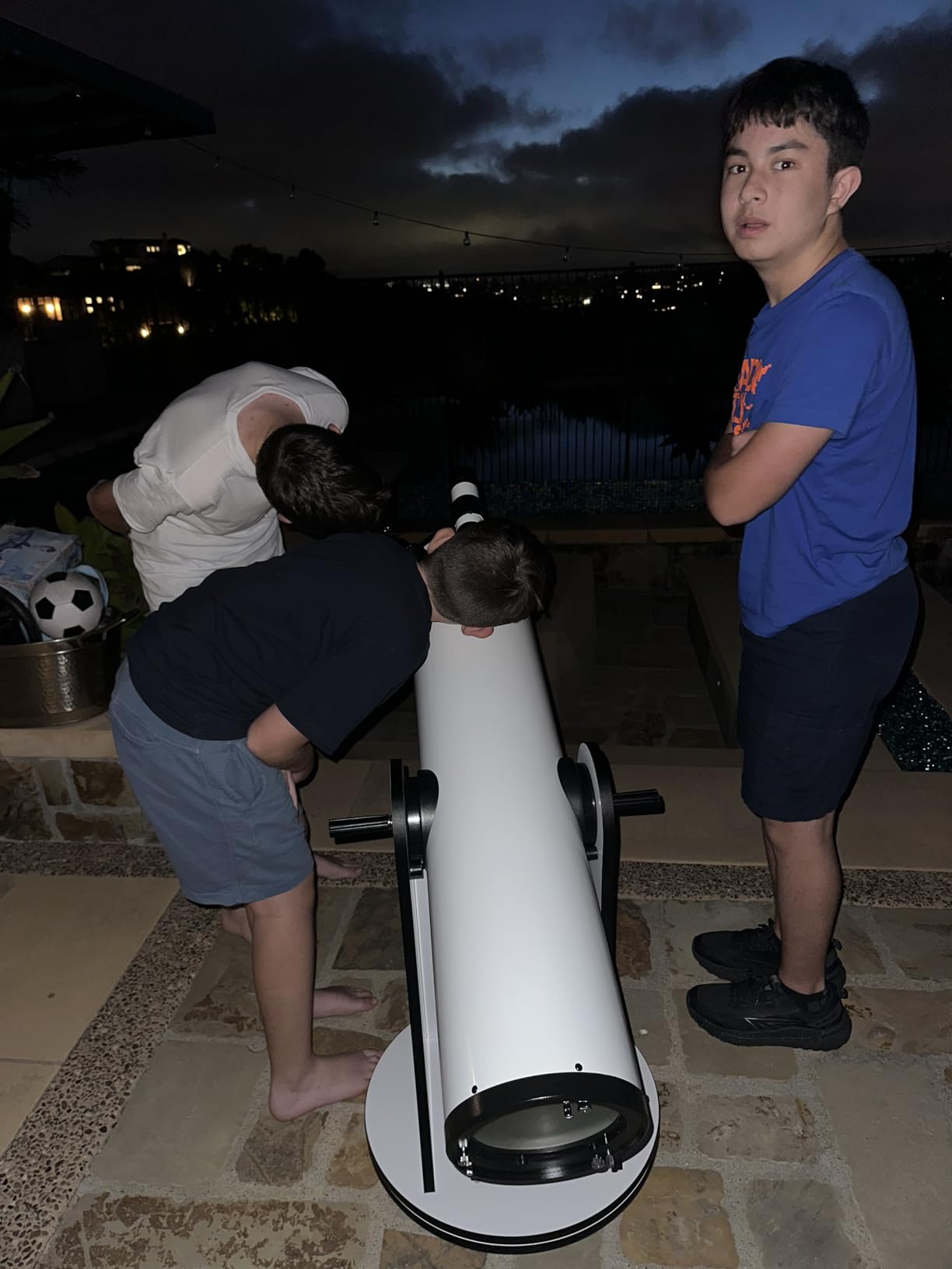 Sky-Watcher Classic 200 Dobsonian 8-inch Telescope - Solid-Tube, Simple, Traditional Design, Easy to Use, Perfect for Beginners, White (S11610) customer photo 1