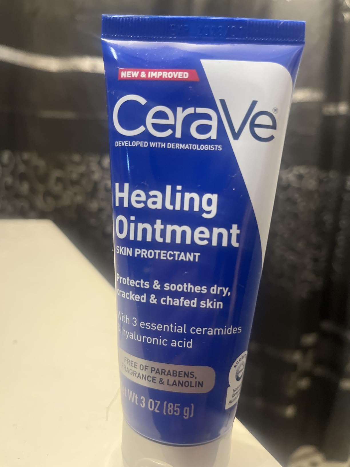 CeraVe Healing Ointment, Hydrating Skin Protectant With Petrolatum, Hyaluronic Acid & Ceramides, Face & Body Skin Barrier Repair For Cracked, Chafed, Dry Skin, Fragrance Free & Lanolin Free, 12 Oz customer photo 1