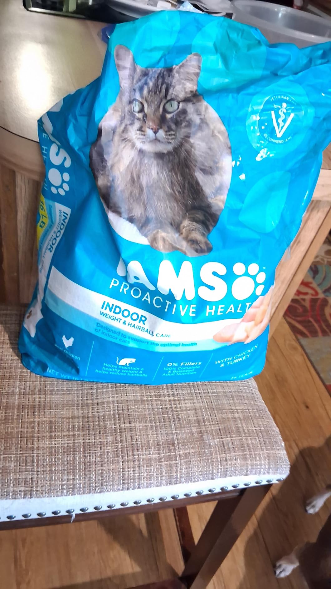 IAMS Proactive Health Dry Cat Food, Indoor Weight and Hairball Care Cat Food Dry Recipe, with Real Chicken in Every Bite, 22 lb. Bag customer photo 2