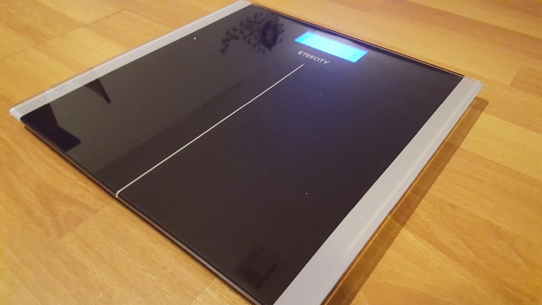 Etekcity Digital Body Weight Bathroom Scale, Large Blue LCD Backlight Display, High Precision Measurements,6mm Tempered Glass, 400 Pounds customer photo 2