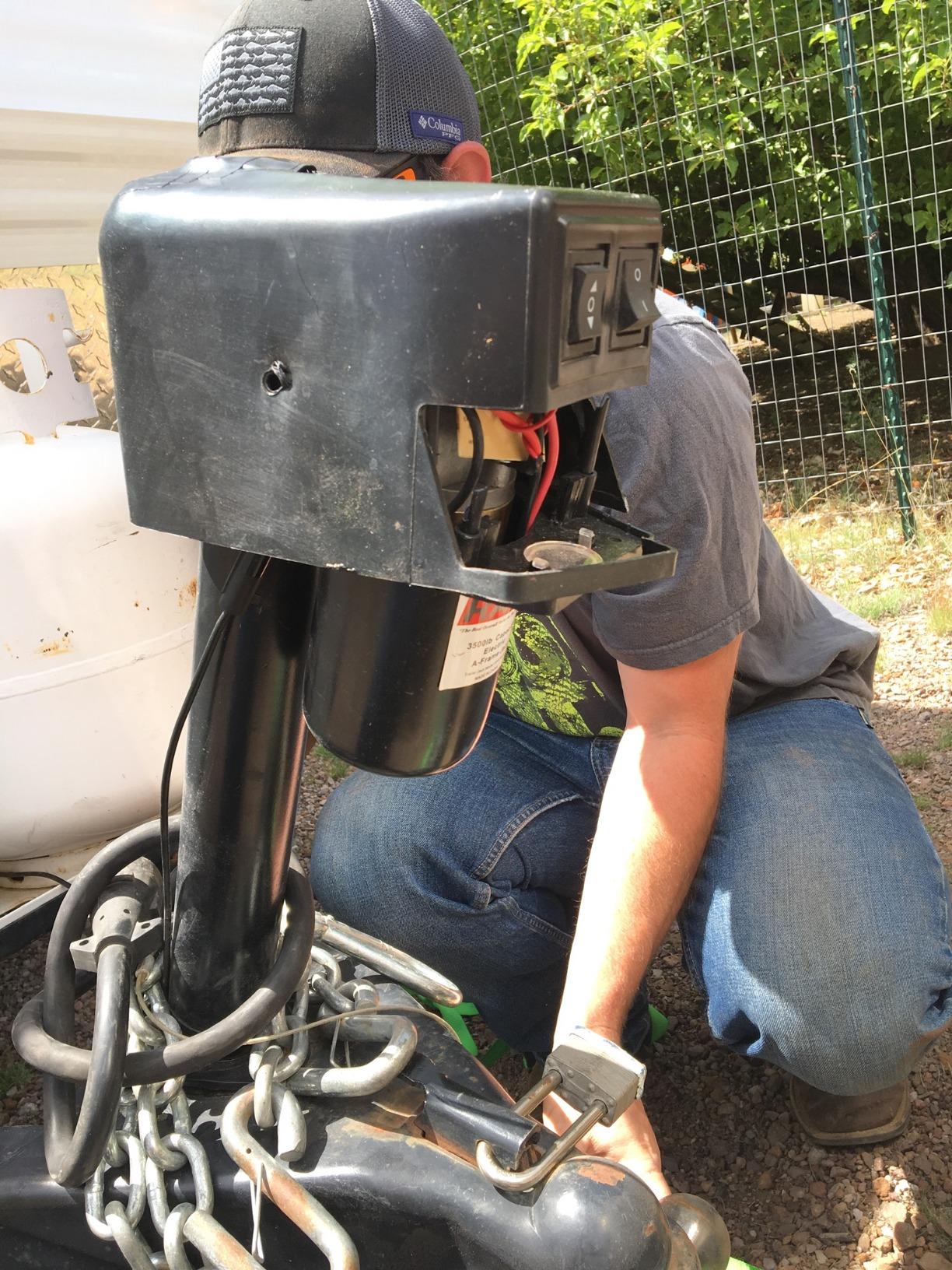 RAM Trailer Products EJ-3520-BBX 3,500 lb. Electric Trailer Jack with Drop Leg - Black customer photo 1