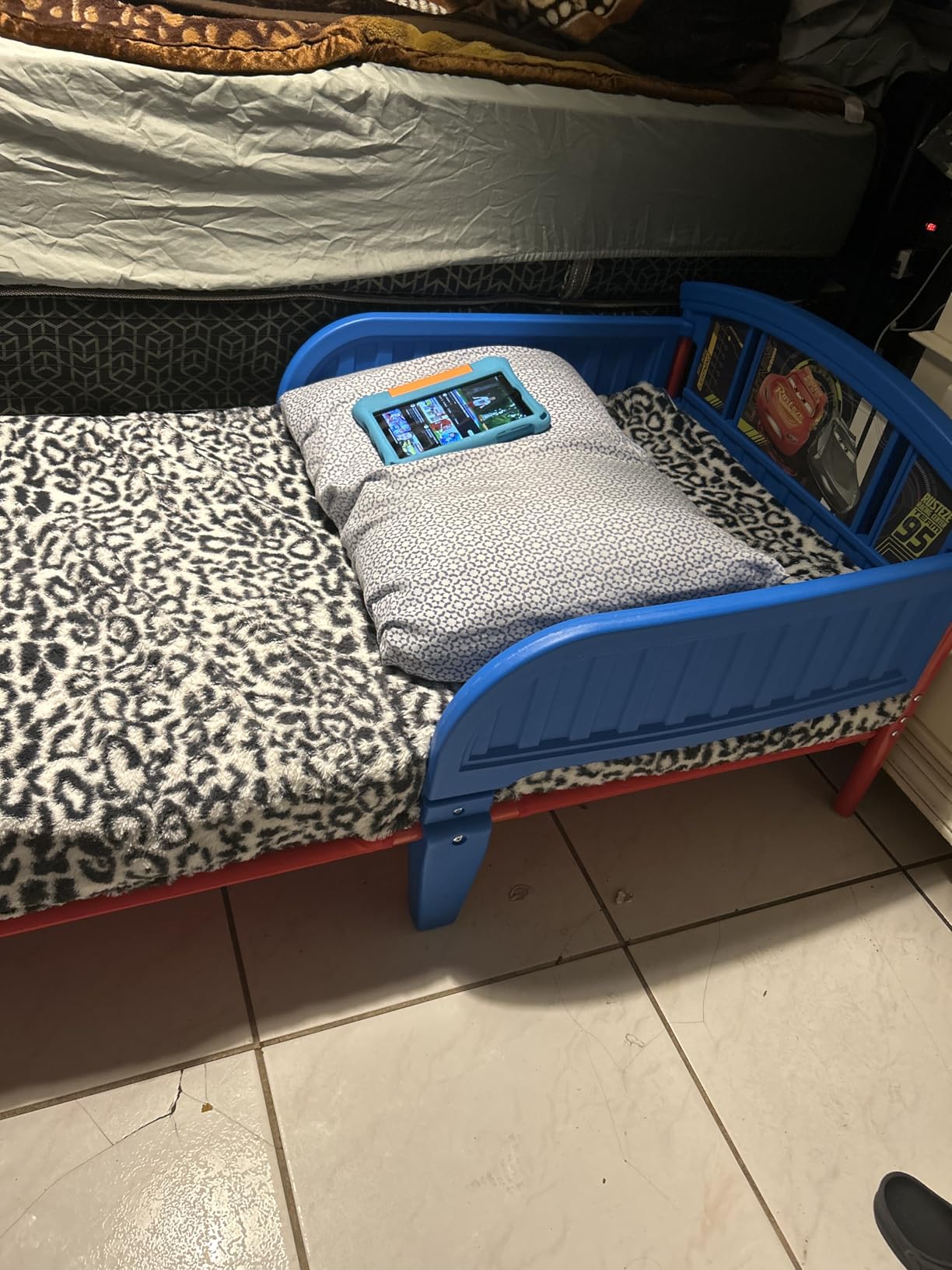 Delta Children Plastic Toddler Bed, Disney/Pixar Cars customer photo 1