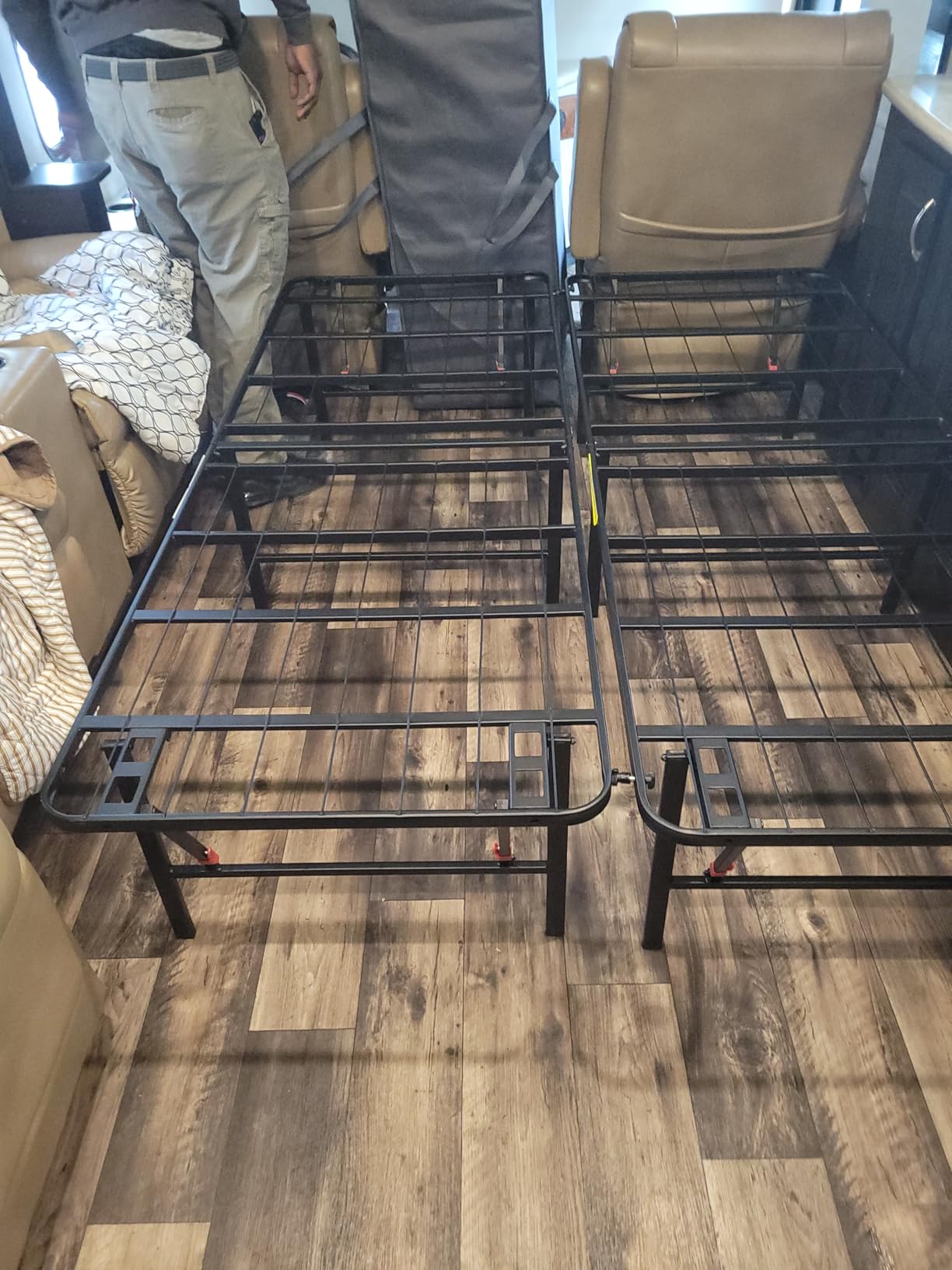 Amazon Basics Bed Frame with Ample Underbed Storage, Foldable Metal Platform, Sturdy Steel, No Box Spring Needed, 14 inches High, Noise-Free Support, Easy Assembly Tool-Free Setup, Full Size, Black customer photo 1