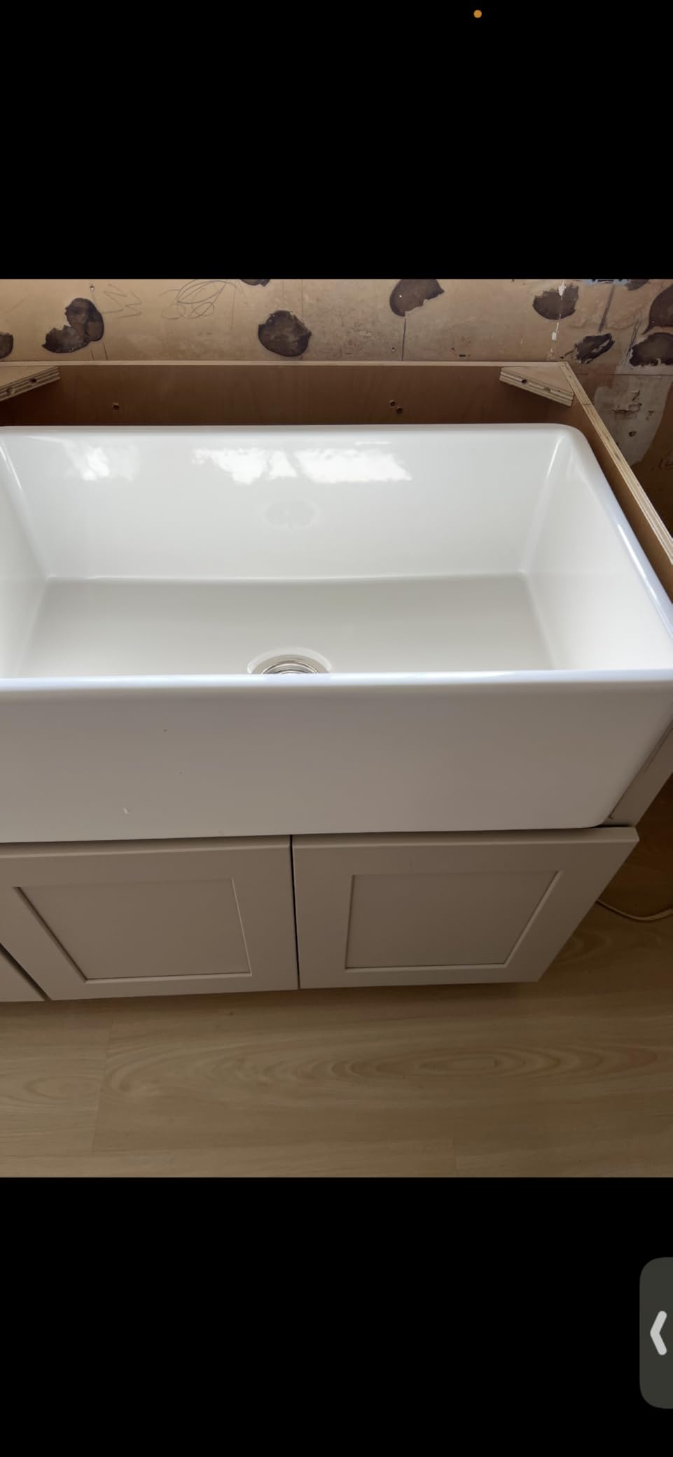 BOCCHI Classico Farmhouse Apron Front Fireclay 24 in. Single Bowl Kitchen Sink with Protective Bottom Grid and Strainer in White customer photo 1