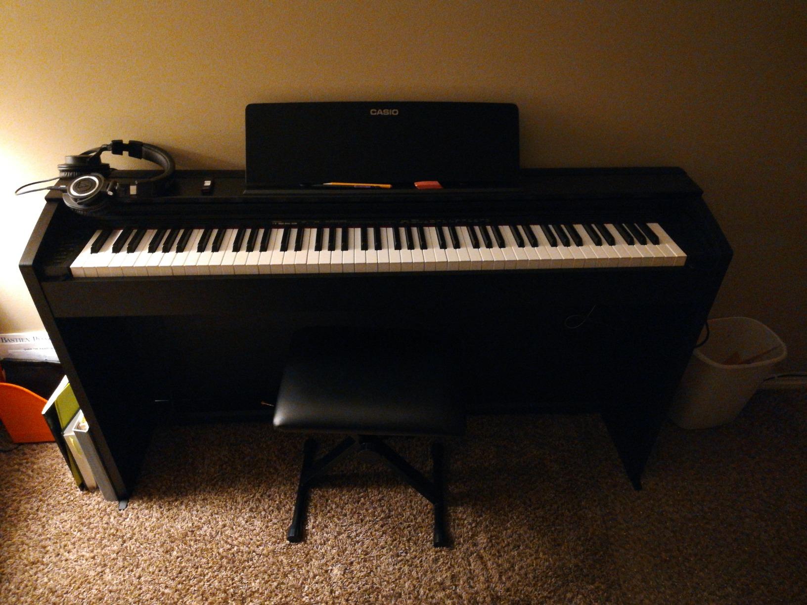 Casio Privia PX-870 88-Key Weighted Console Digital Piano with Tri-Sensor II Scaled Hammer Action Keys, 40W 4-Speaker Sound, USB-MIDI, Black customer photo 1