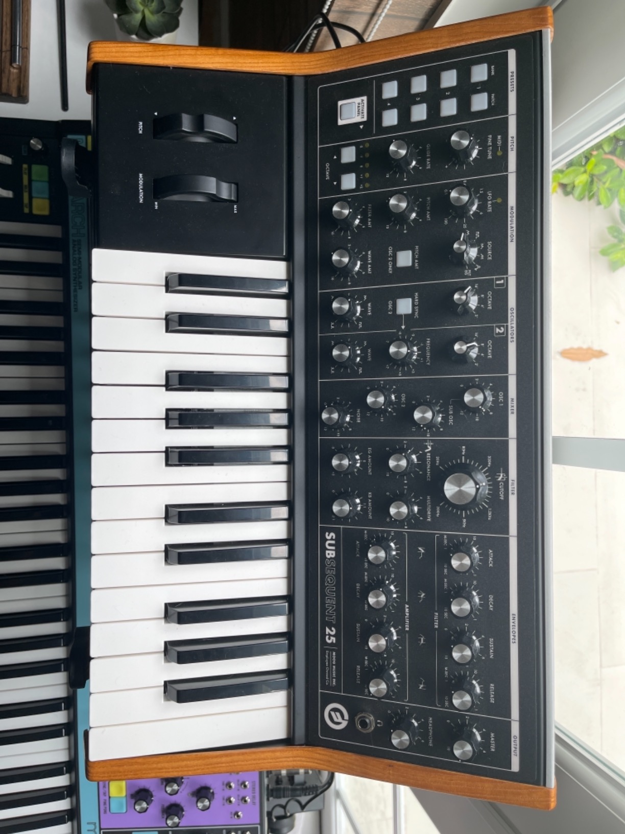 MOOG Subsequent 37 Paraphonic Analog Synthesizer and MIDI Keyboard with 37 Semi Weighted Keys, Headphone Amp, 256 Presets, Screen and Software Editor customer photo 1