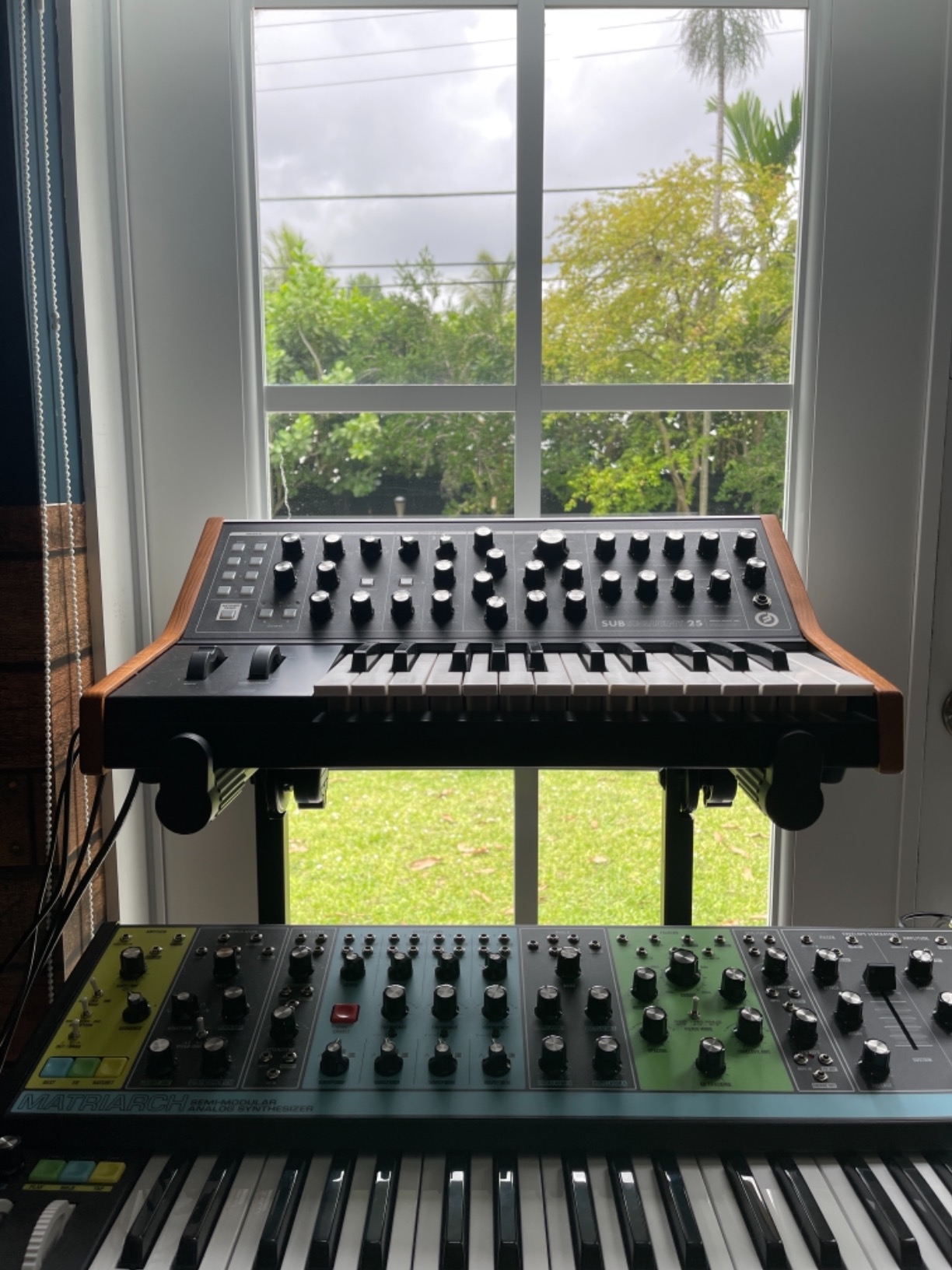 MOOG Subsequent 37 Paraphonic Analog Synthesizer and MIDI Keyboard with 37 Semi Weighted Keys, Headphone Amp, 256 Presets, Screen and Software Editor customer photo 2