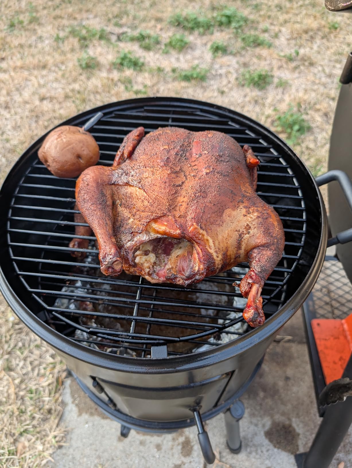 Char-Broil Bullet Charcoal Smoker 16 in. - 18202075, Black customer photo 2