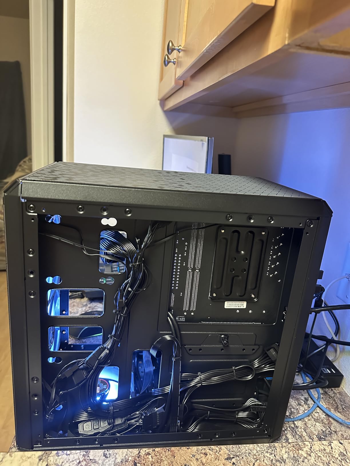 Cooler Master MasterBox Q300L Micro-ATX PC Case - Compact mATX Computer Case with Magnetic Dust Filters, Modular Adjustable I/O Panel, Perforated Airflow Design, 1 x 120mm Pre-Installed Fan, Black customer photo 2
