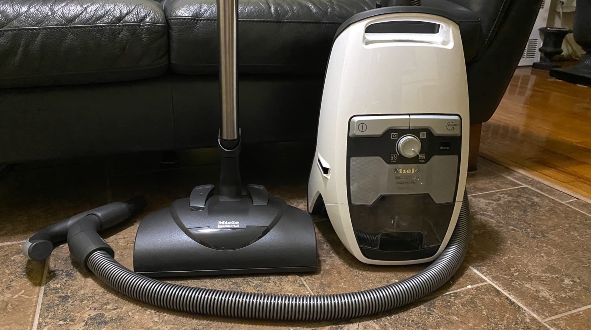 Blizzard CX1 Cat & Dog Bagless Canister Vacuum, Lotus White - Pet Hair, Portable customer photo 1