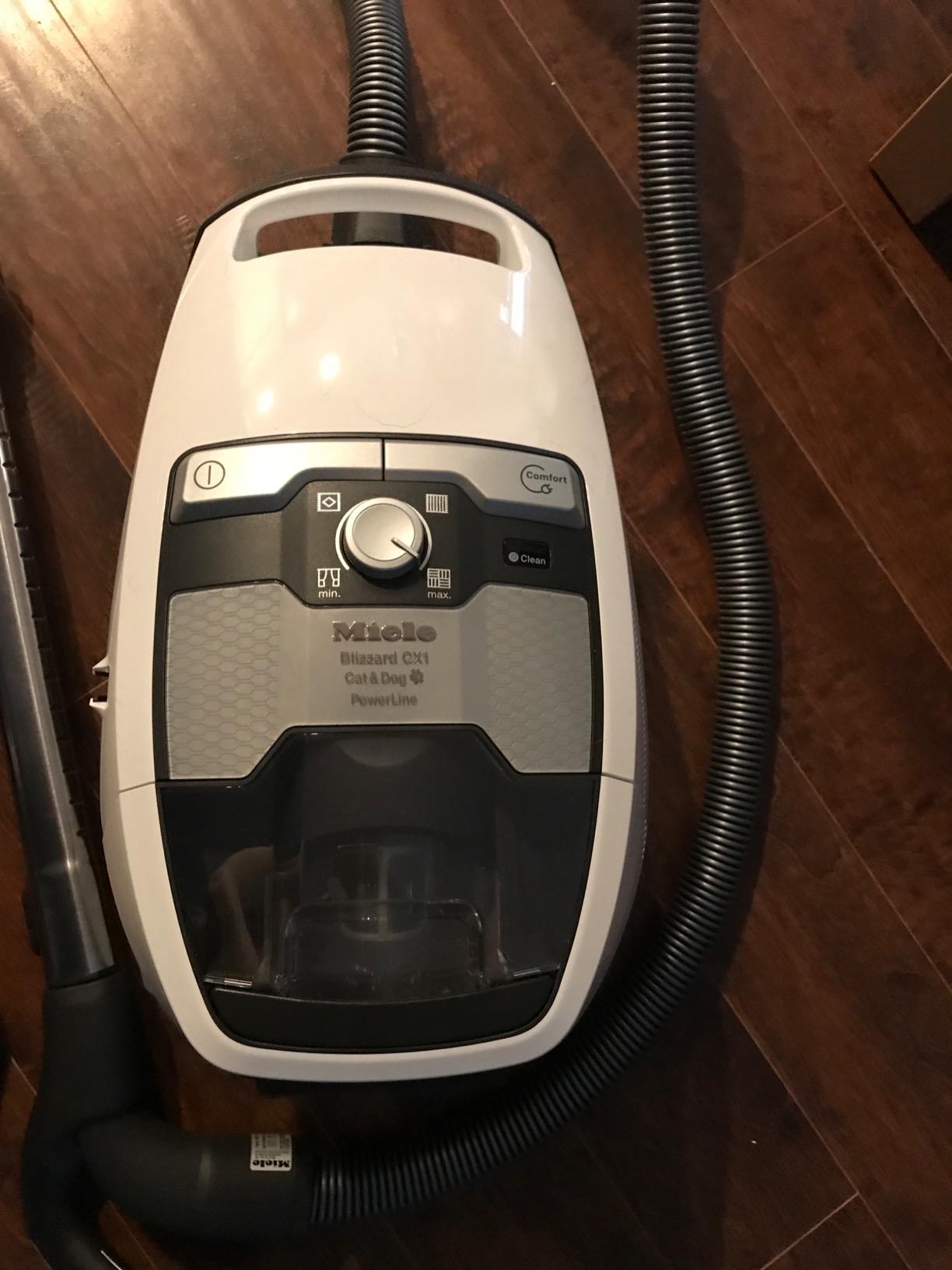 Blizzard CX1 Cat & Dog Bagless Canister Vacuum, Lotus White - Pet Hair, Portable customer photo 2