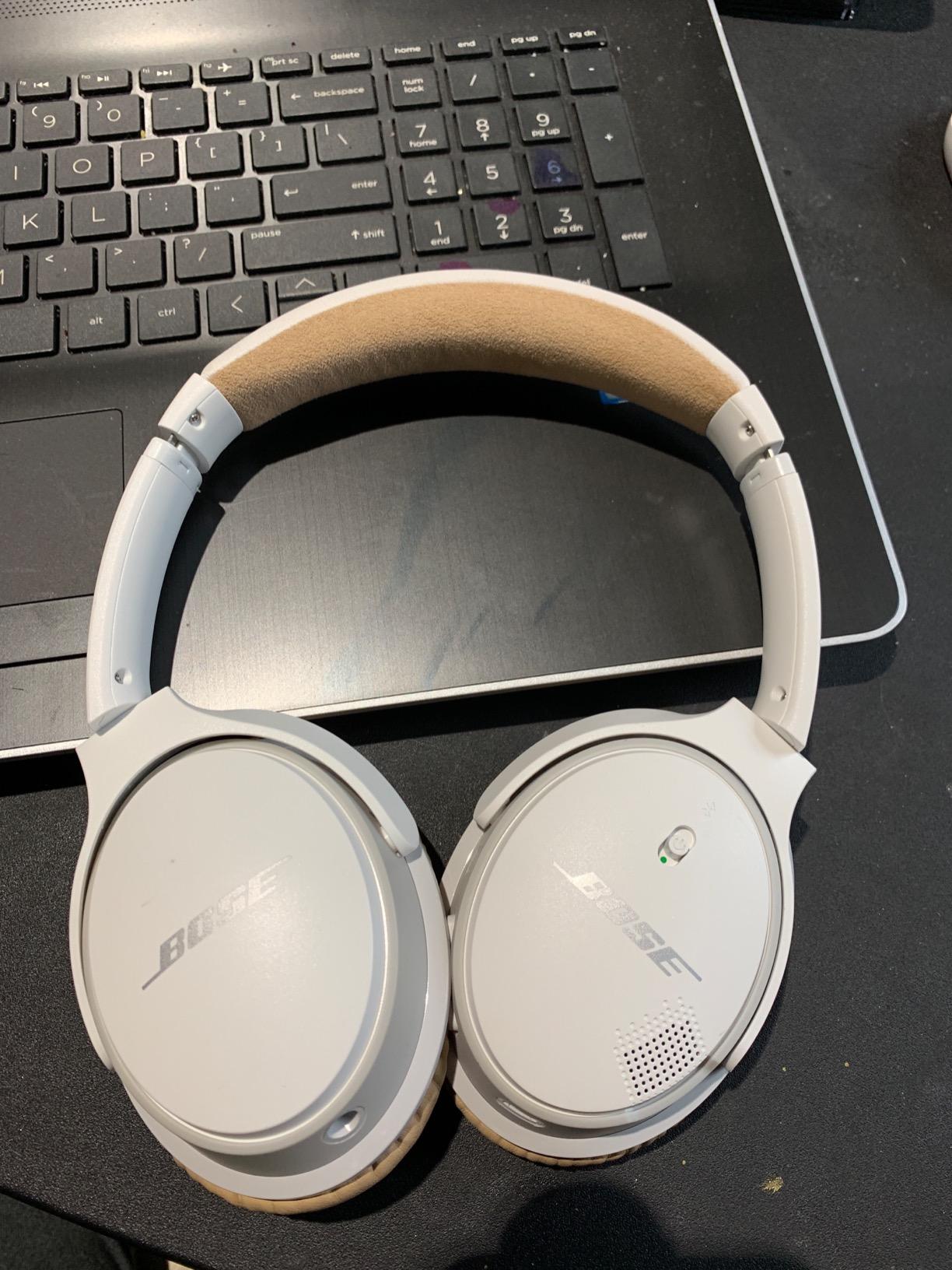 Bose SoundLink Around-Ear Wireless Headphones II, Black (Renewed) customer photo 2