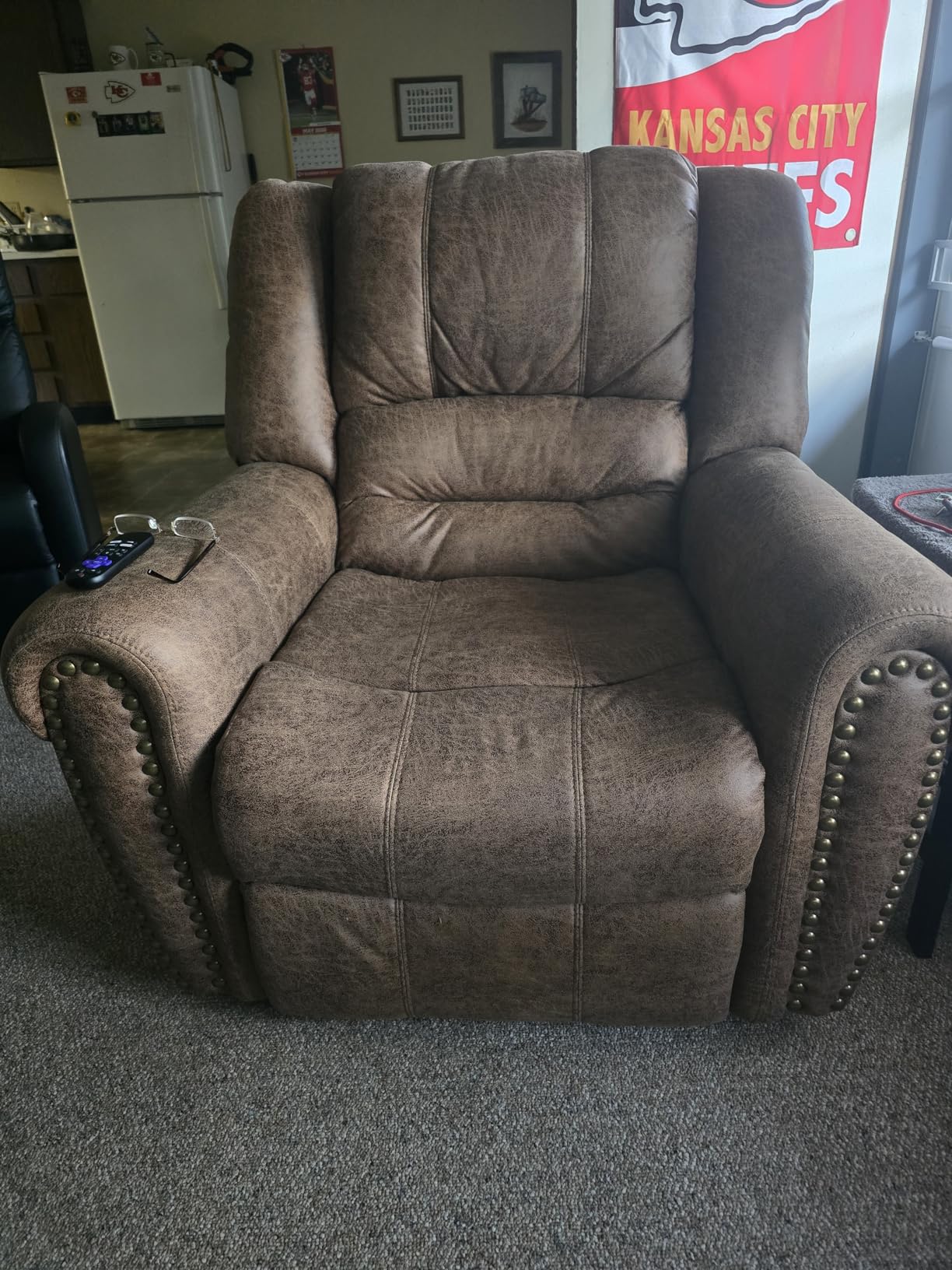 CANMOV Leather Recliner Chair, Classic and Traditional Manual Recliner Chair with Comfortable Arms and Back Single Sofa for Living Room, Brown customer photo 1