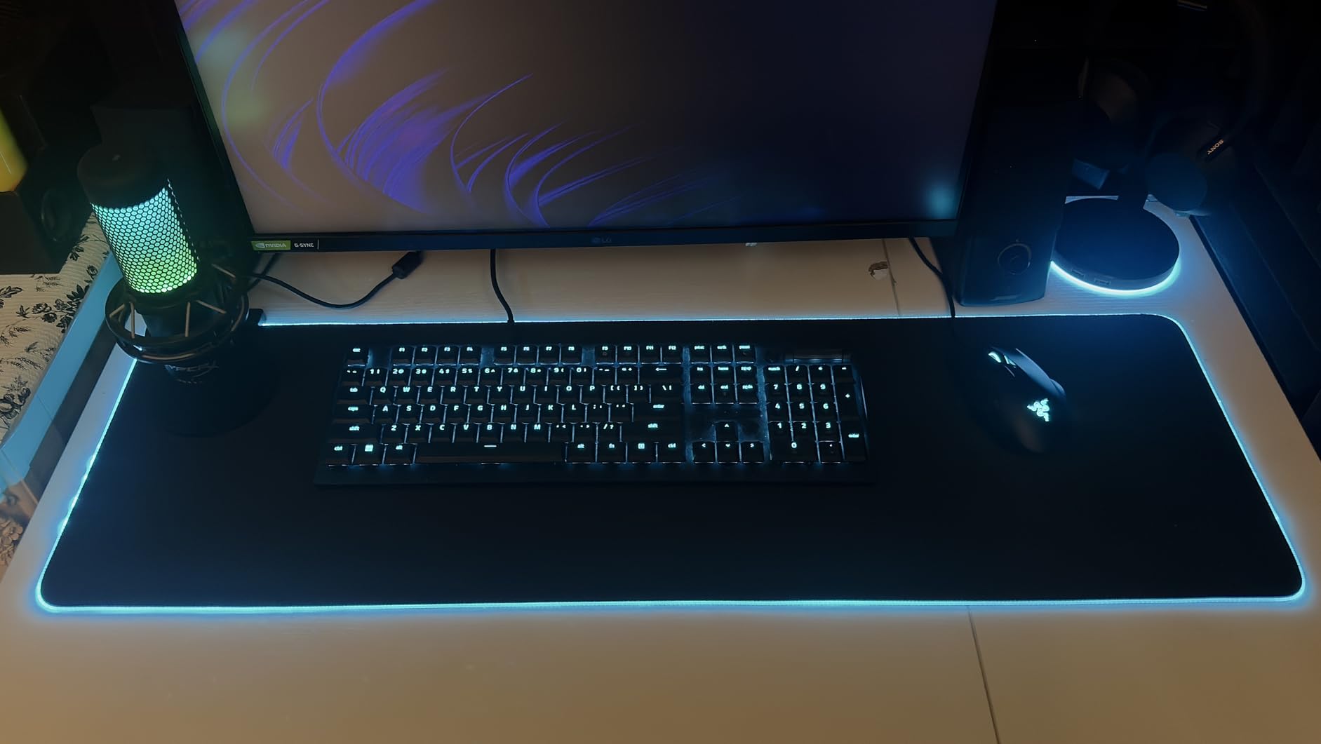 Goliathus Extended Chroma Gaming Mousepad: Customizable Chroma RGB Lighting - Soft, Cloth Material - Balanced Control & Speed - Non-Slip Rubber Base - Classic Black customer photo 1