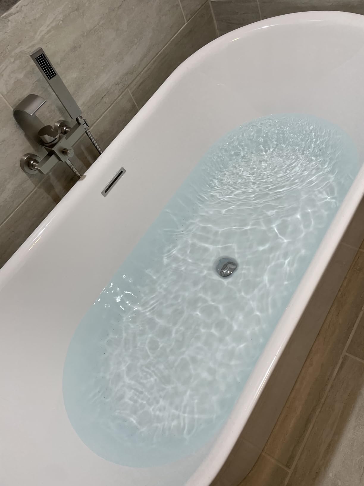 ANZZI Whirlpool Freestanding Bathtub 67 Inch Jericho Series Air Jetted Acrylic Glossy White, 200+ Bubble Jets, 4 Chroma-Therapeutic Lights, Center Drain, 80 gal, Overflow, Pop-Up Drain | FT-AZ067 customer photo 2