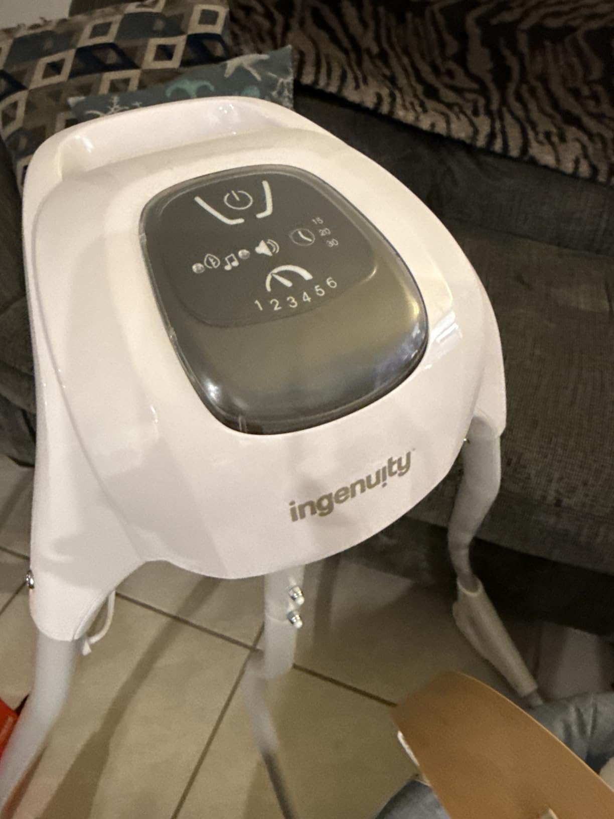 Ingenuity SimpleComfort Lightweight Compact 6-Speed Multi-Direction Baby Swing, Vibrations & Nature Sounds, 0-9 Months 6-20 lbs customer photo 2