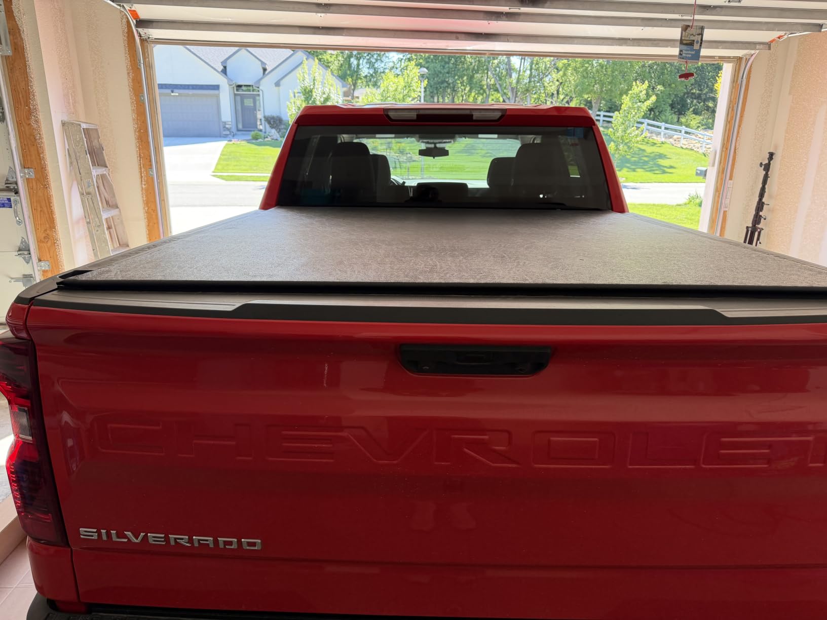 Gator Soft Roll Up Truck Bed Tonneau Cover - Easy-to-Install - No-Drill Installation - Durable Vinyl Roll Up Tonneau Cover - Low-Profile Design - 2019-2026 Chevy/GMC Silverado/Sierra 5'10