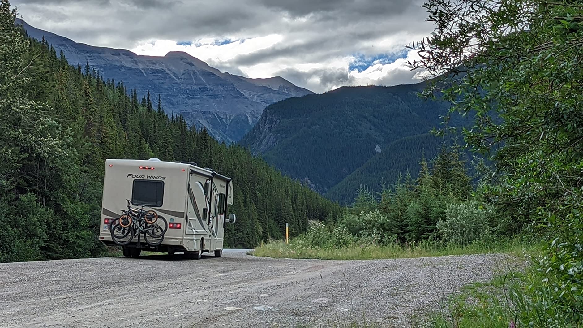Thule Range Hanging Bike Rack - 4-Bike Carrier for RV Travel, Integrated Locks, Folding Arms customer photo 1