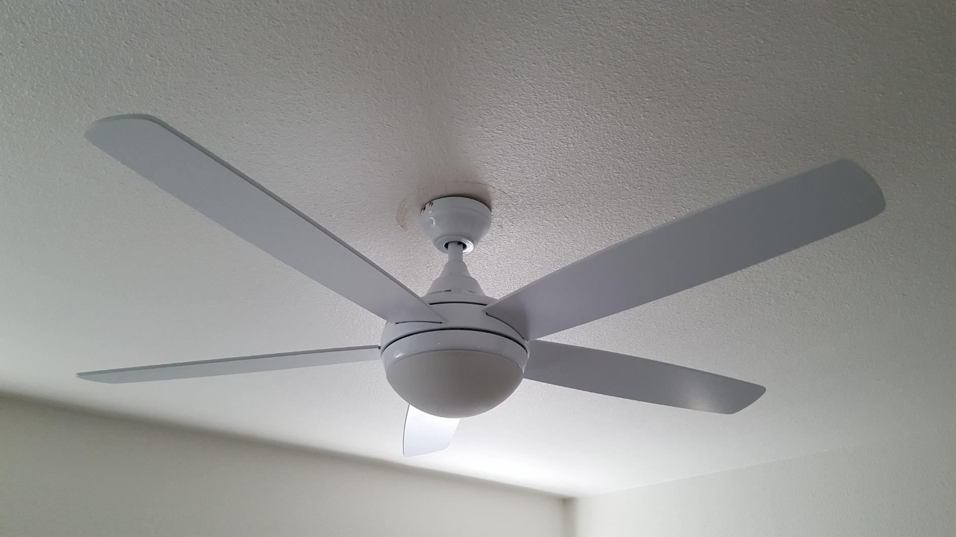 Prominence Home Ashby Modern 52 Inch Ceiling Fan with Light, LED Fan with Remote Control, Tri-Mount Indoor Fan with 5 Blades, White and Gray Oak Blade Finish Options, Farmhouse White (80094-01) customer photo 2