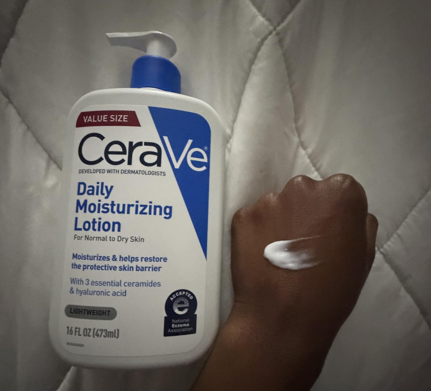 CeraVe Daily Moisturizing Lotion for Dry Skin, Body Lotion & Face Moisturizer with Hyaluronic Acid and Ceramides, Daily Moisturizer, Fragrance Free, Oil-Free, 19 Ounce customer photo 2