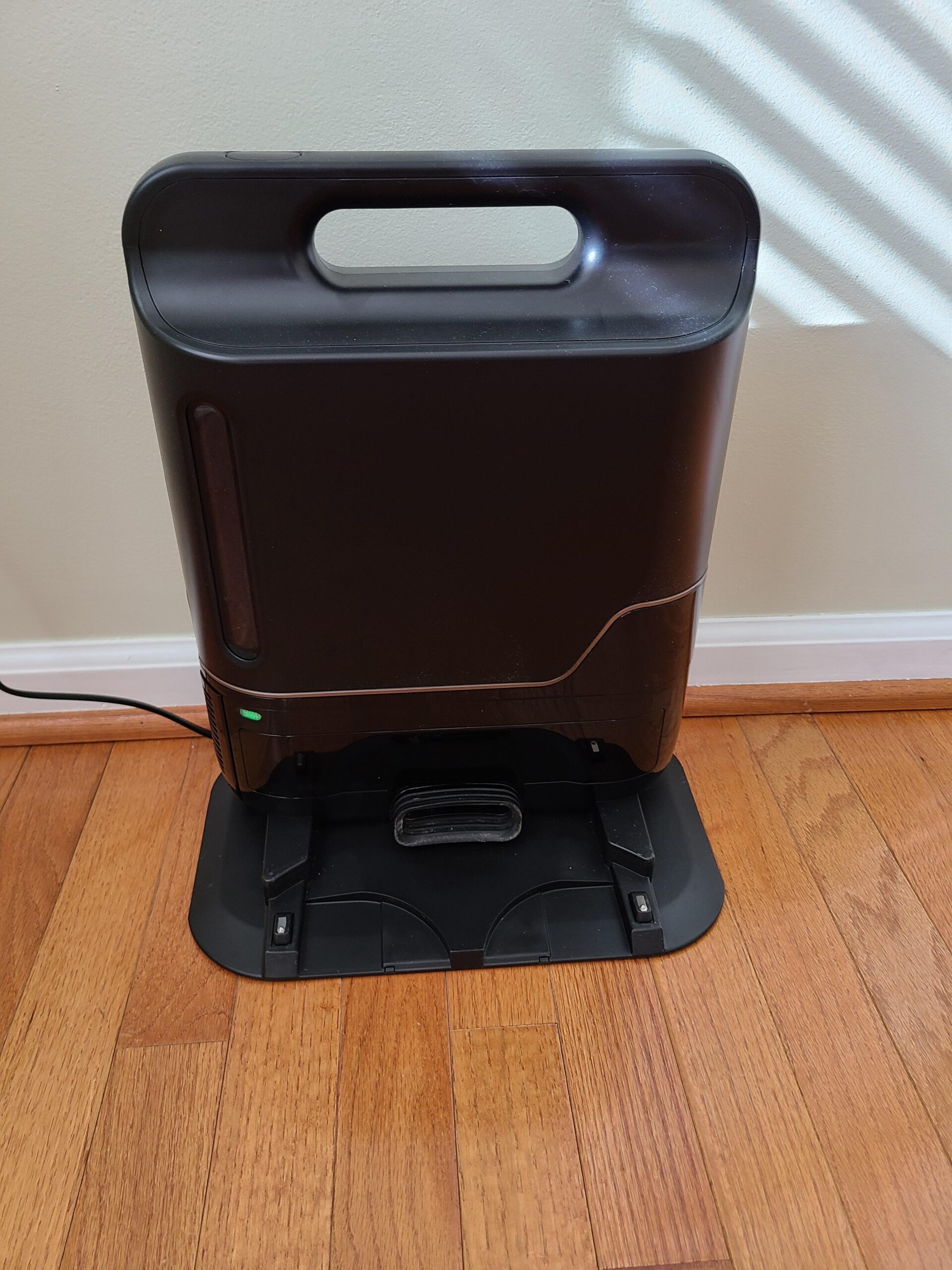 Shark RV1001AE IQ Robot Self-Empty XL, Robot Vacuum with IQ Navigation, Home Mapping, Self-Cleaning Brushroll, Wi-Fi Connected, Works with Alexa, Black customer photo 2