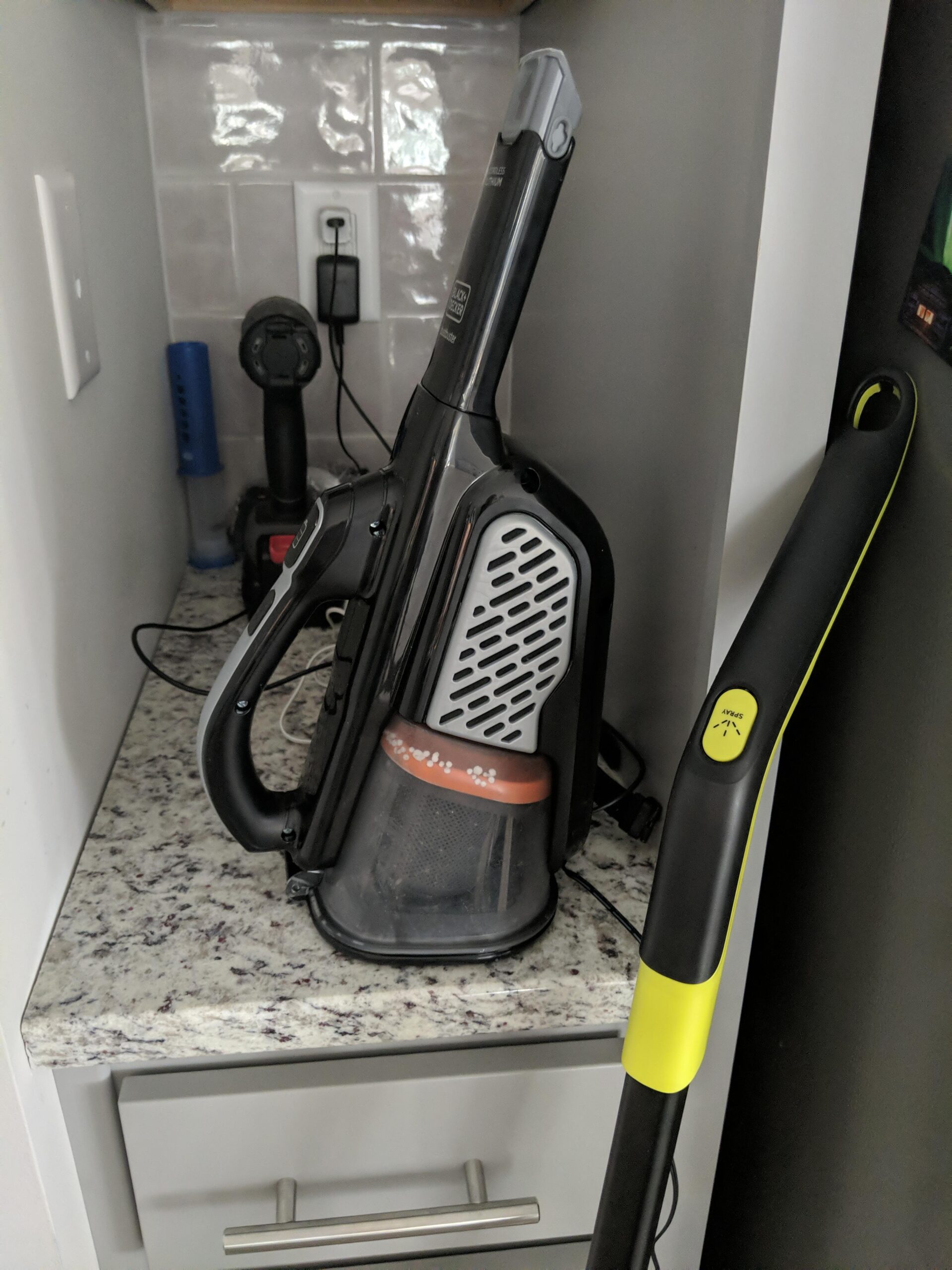 BLACK+DECKER dustbuster Portable Vacuum Cordless Handheld, Small Hand Vacuum Cleaner for Dorm Home and Car, Powerful 20V AdvancedClean+ (HHVK515J00FF) customer photo 1