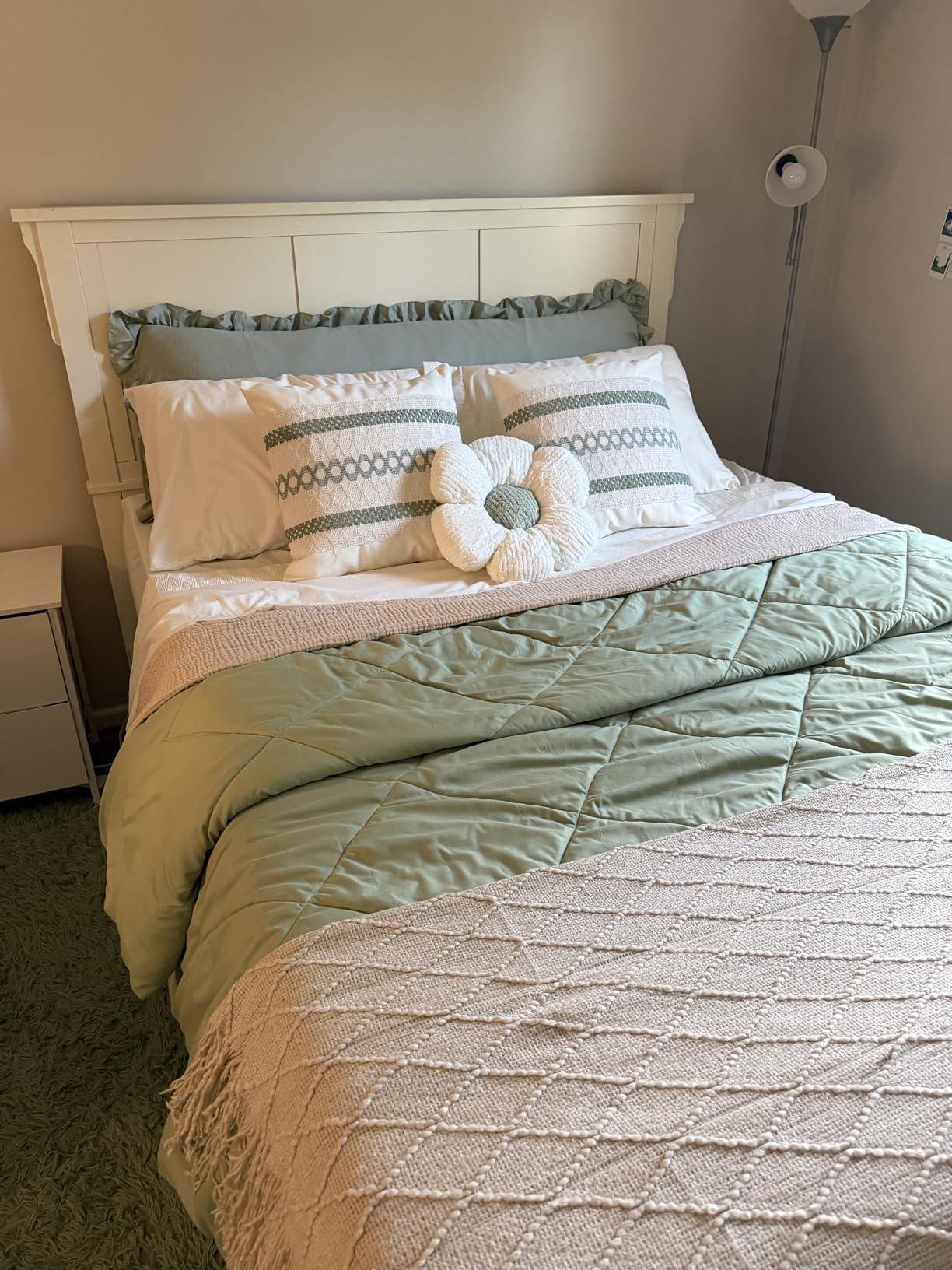 Bedsure Queen Sheet Set - 4 Pieces Soft Queen Size Sheets - Breathable & Cooling - Hotel Luxury - Easy Care Polyester Microfiber Bedding for Kids, Women, Men, Bright White customer photo 2