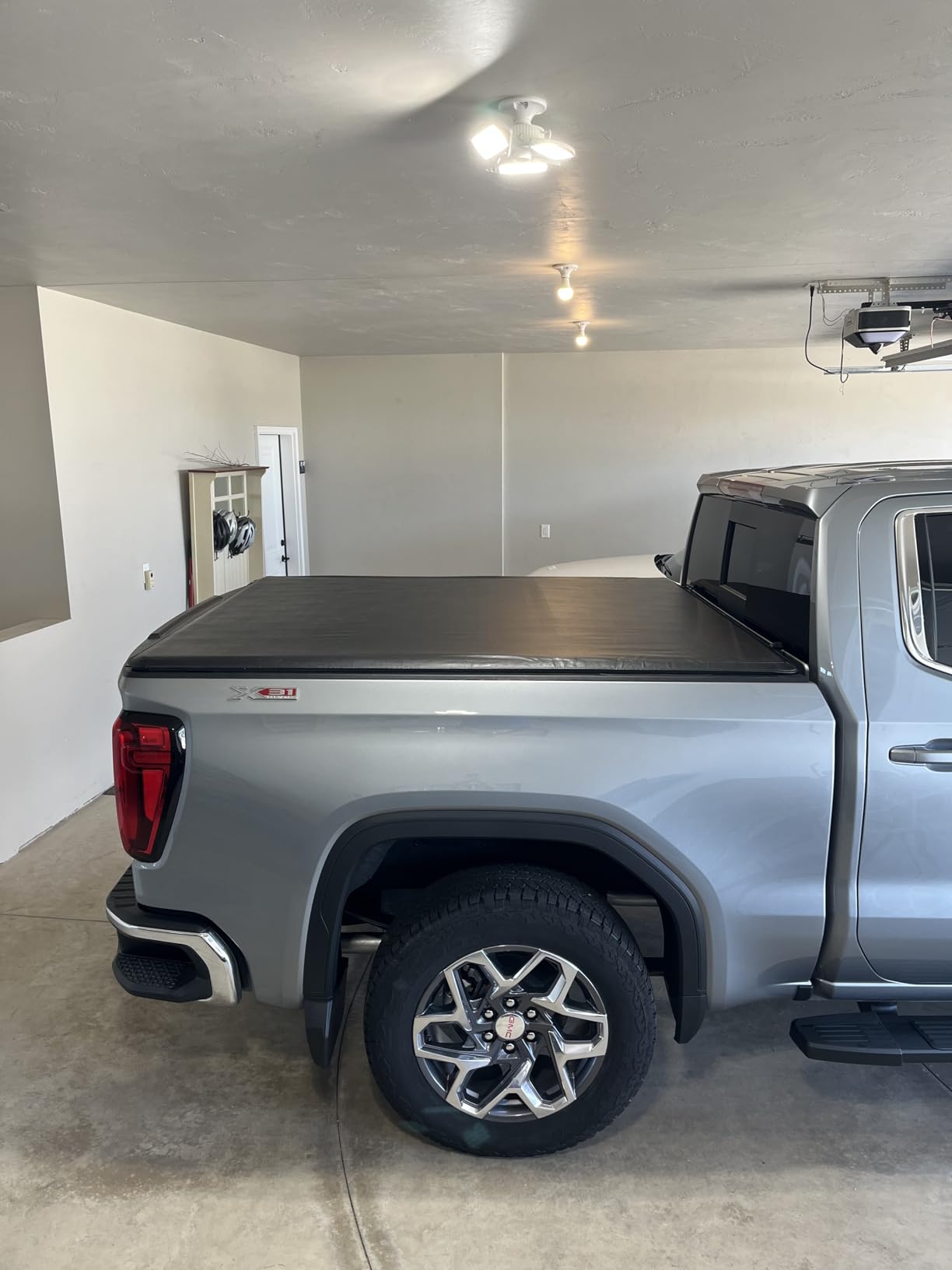 Tyger Auto T1 Soft Roll-up Truck Bed Tonneau Cover Compatible with 2019-2026 Chevy Silverado GMC Sierra 1500 (Not Fit 19 LD/Limited) | 5'10