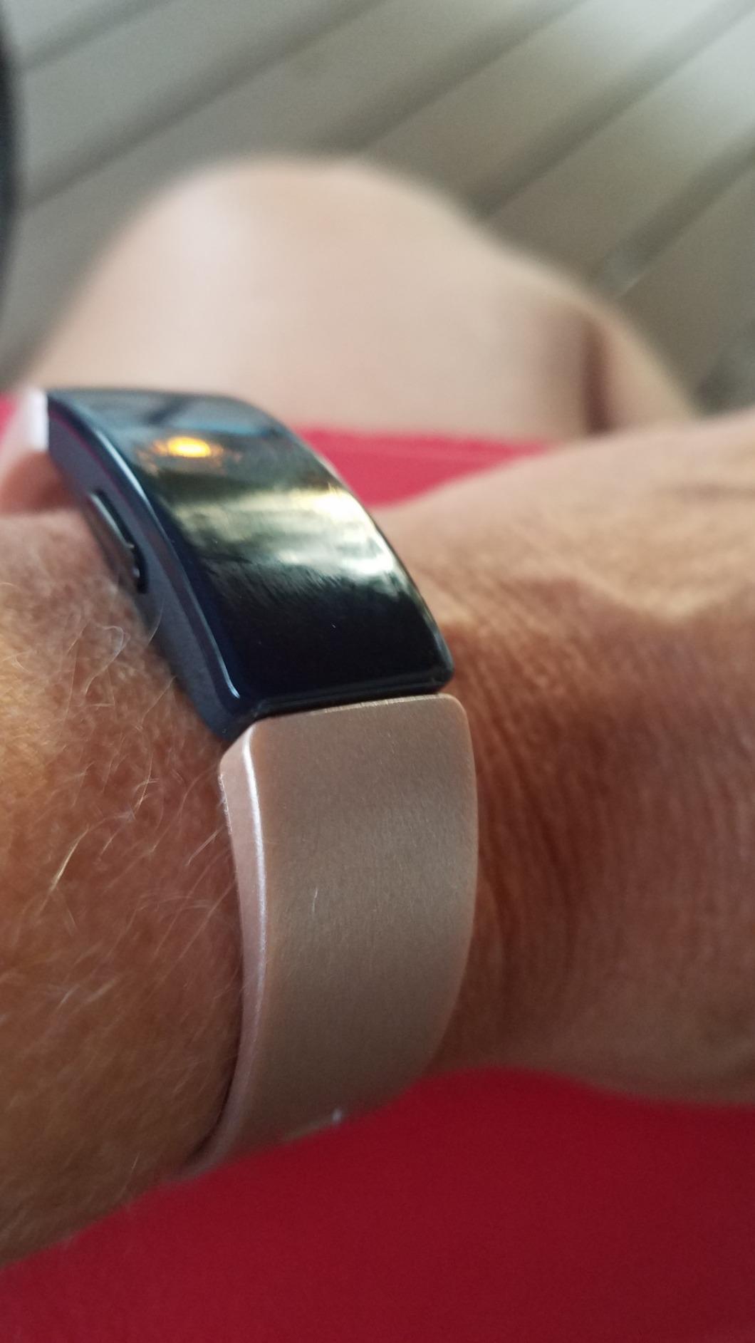 Fitbit Inspire HR Heart Rate & Fitness Tracker, One Size (S & L bands included), 1 Count (Renewed) customer photo 1