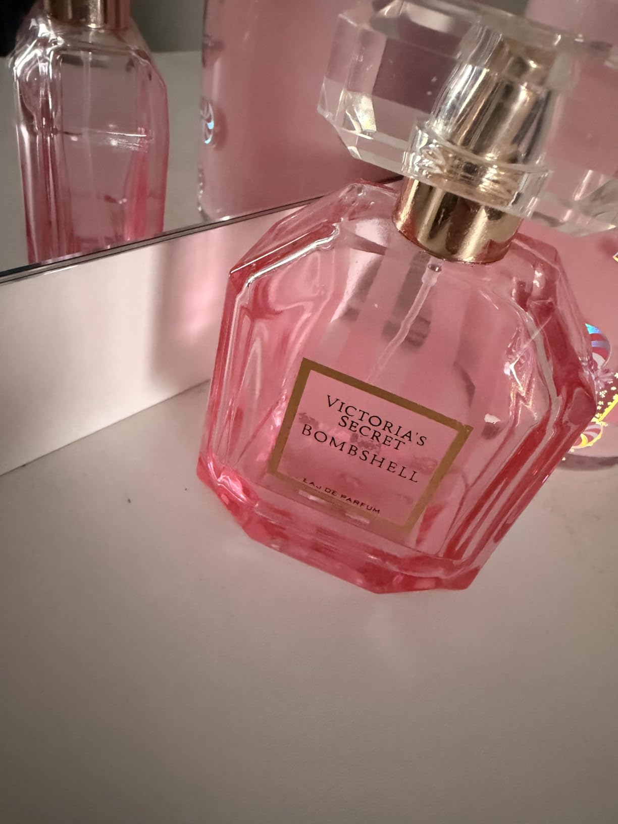 Victoria's Secret Bombshell Eau de Parfum, Original - 3.4 fl oz customer photo 1