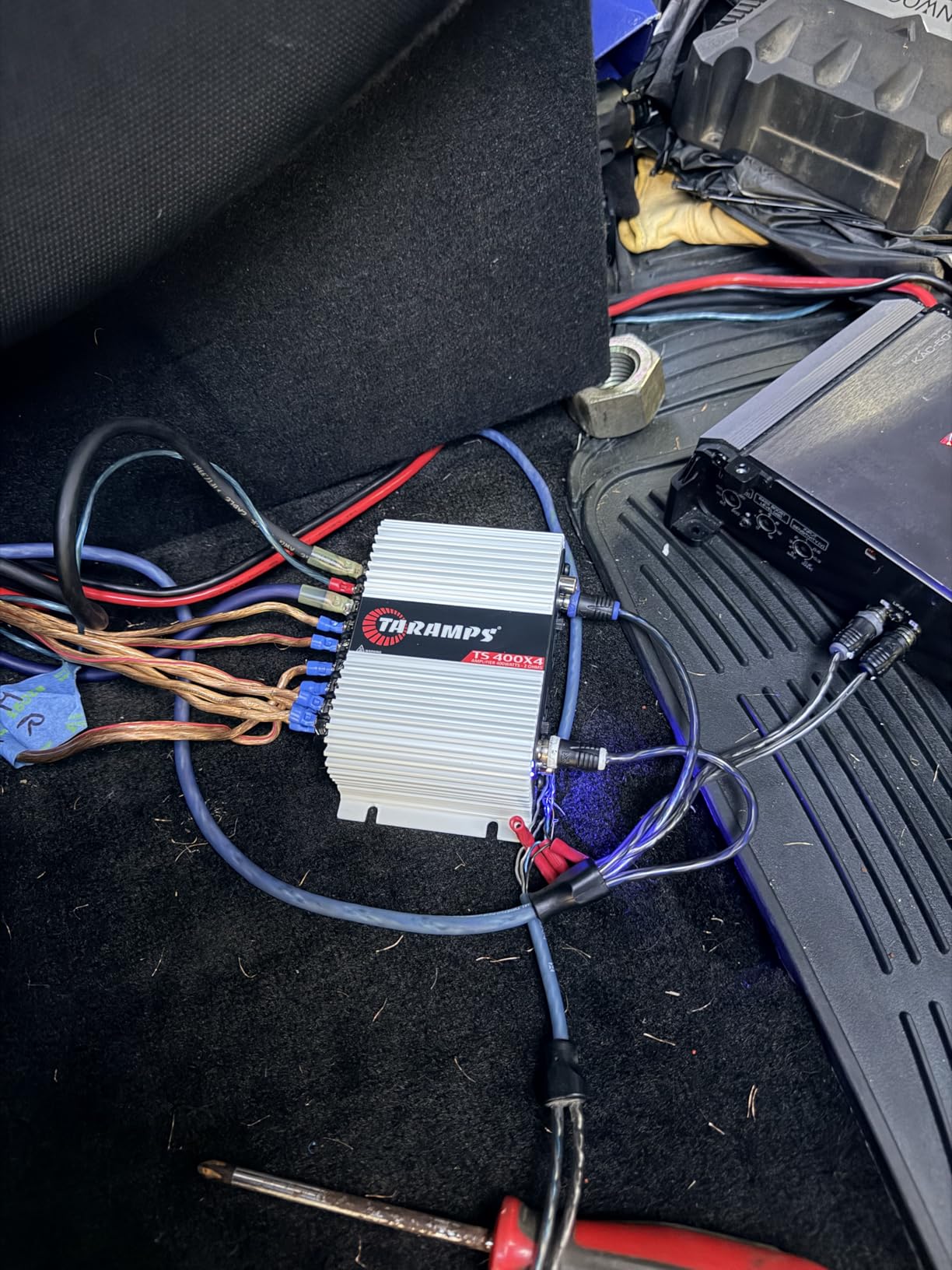 Taramps TS 400x4 400 watts RMS 4 Channels Full Range Car Audio Amplifier, 2 Bridged Channels, RCA Input Class D, Output Power, Multichannel Amplifier System, Small - TS400X4 customer photo 1