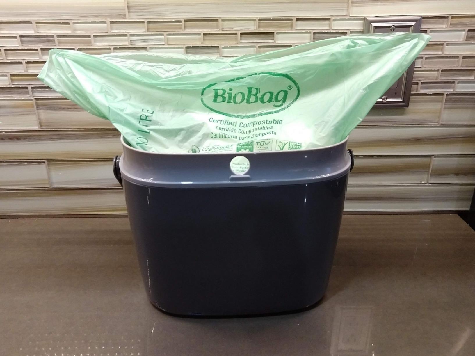 OXO Good Grips Easy-Clean Compost Bin - Charcoal - 1.75 GAL/6.62 L customer photo 1
