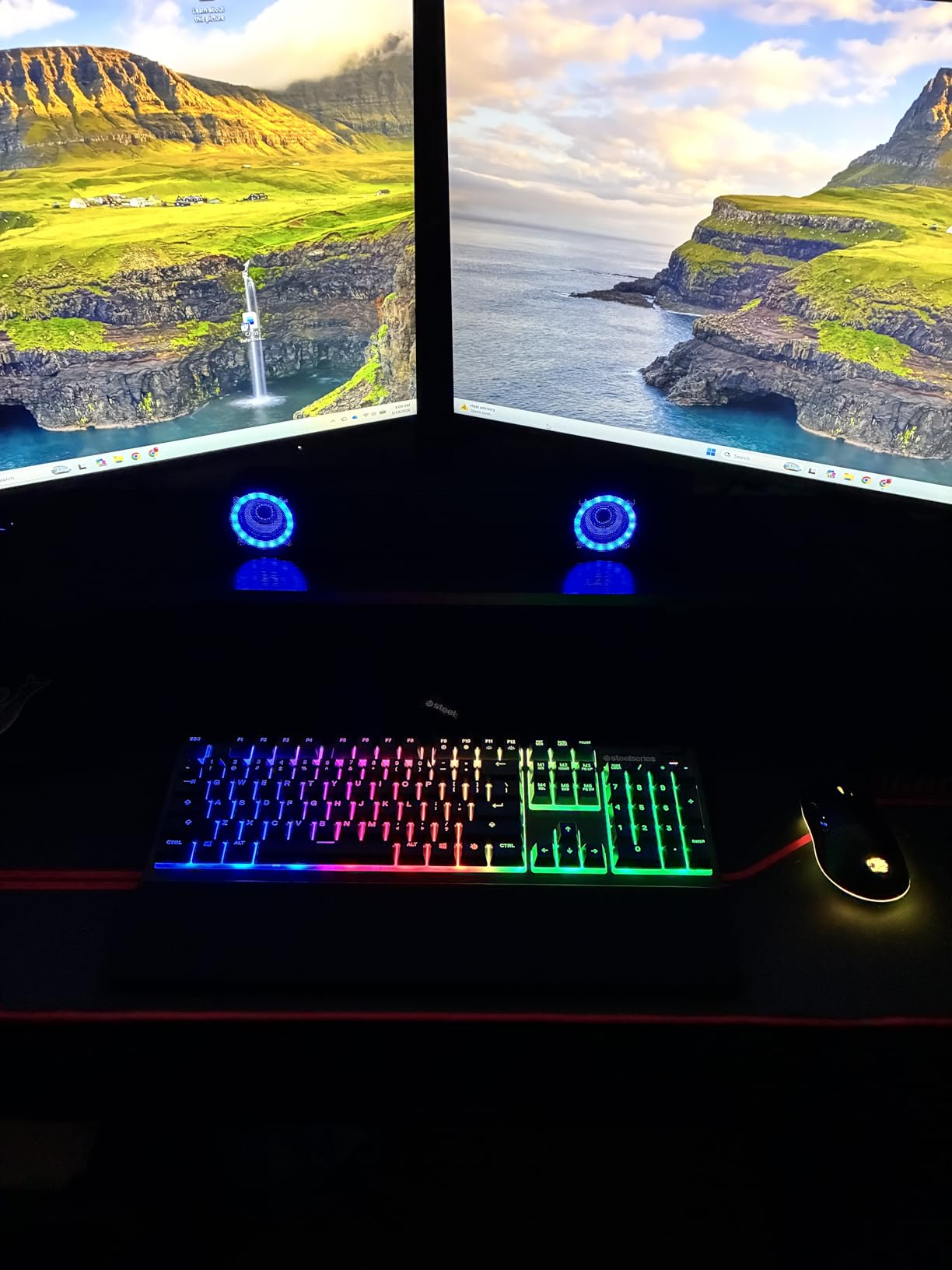 Apex 3 RGB Gaming Keyboard - 10-Zone RGB Illumination - IP32 Water Resistant - Premium Magnetic Wrist Rest (Whisper Quiet Gaming Switch) customer photo 1