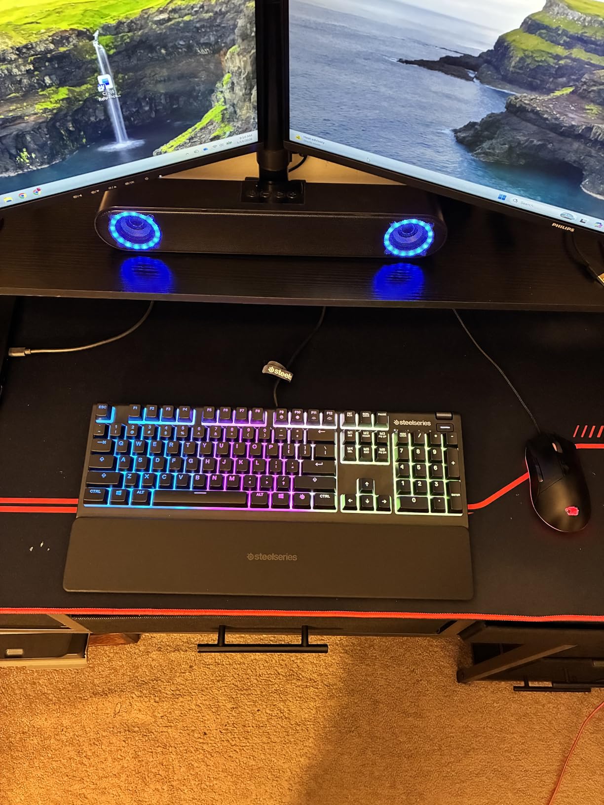 Apex 3 RGB Gaming Keyboard - 10-Zone RGB Illumination - IP32 Water Resistant - Premium Magnetic Wrist Rest (Whisper Quiet Gaming Switch) customer photo 2