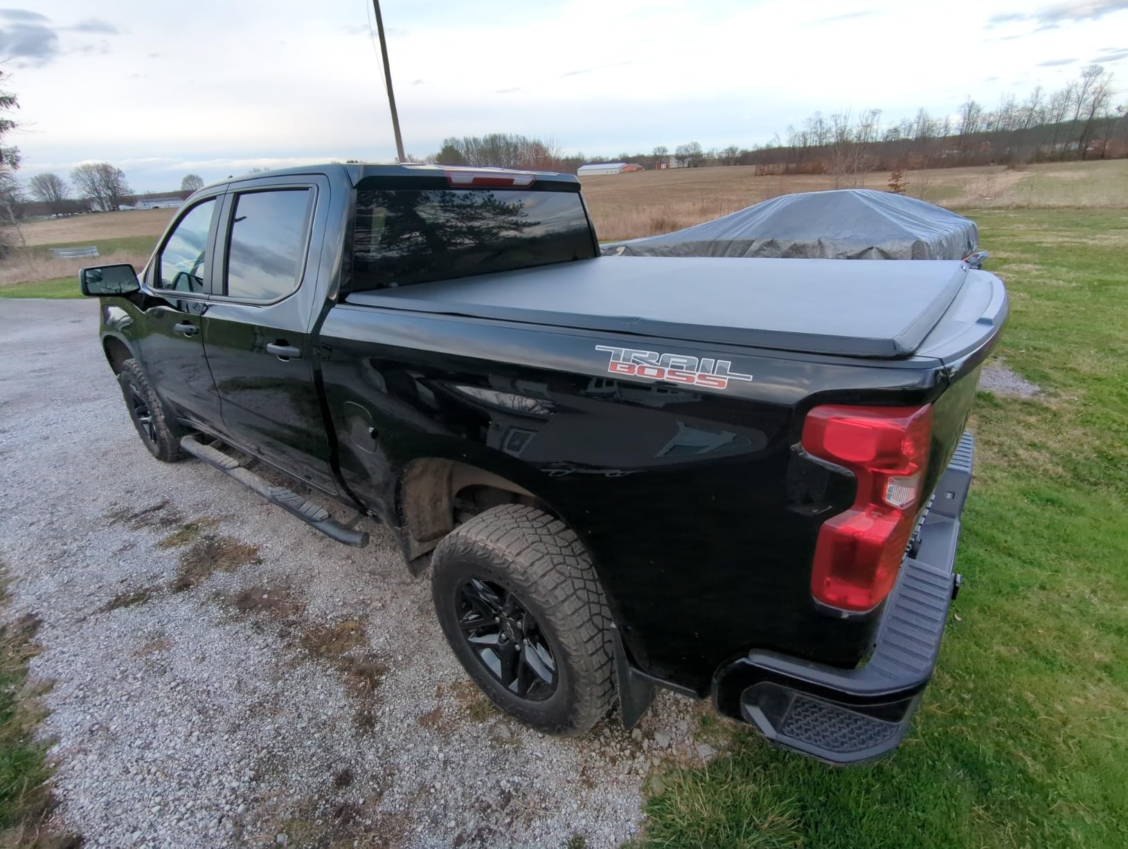 oEdRo Tri-Fold Truck Bed Soft Tonneau Cover Compatible with 2019-2026 Chevy Silverado 1500 / GMC Sierra 1500 New Body Style, Fleetside 5.8 Feet Bed w/o Multi-Flex Tailgate customer photo 2