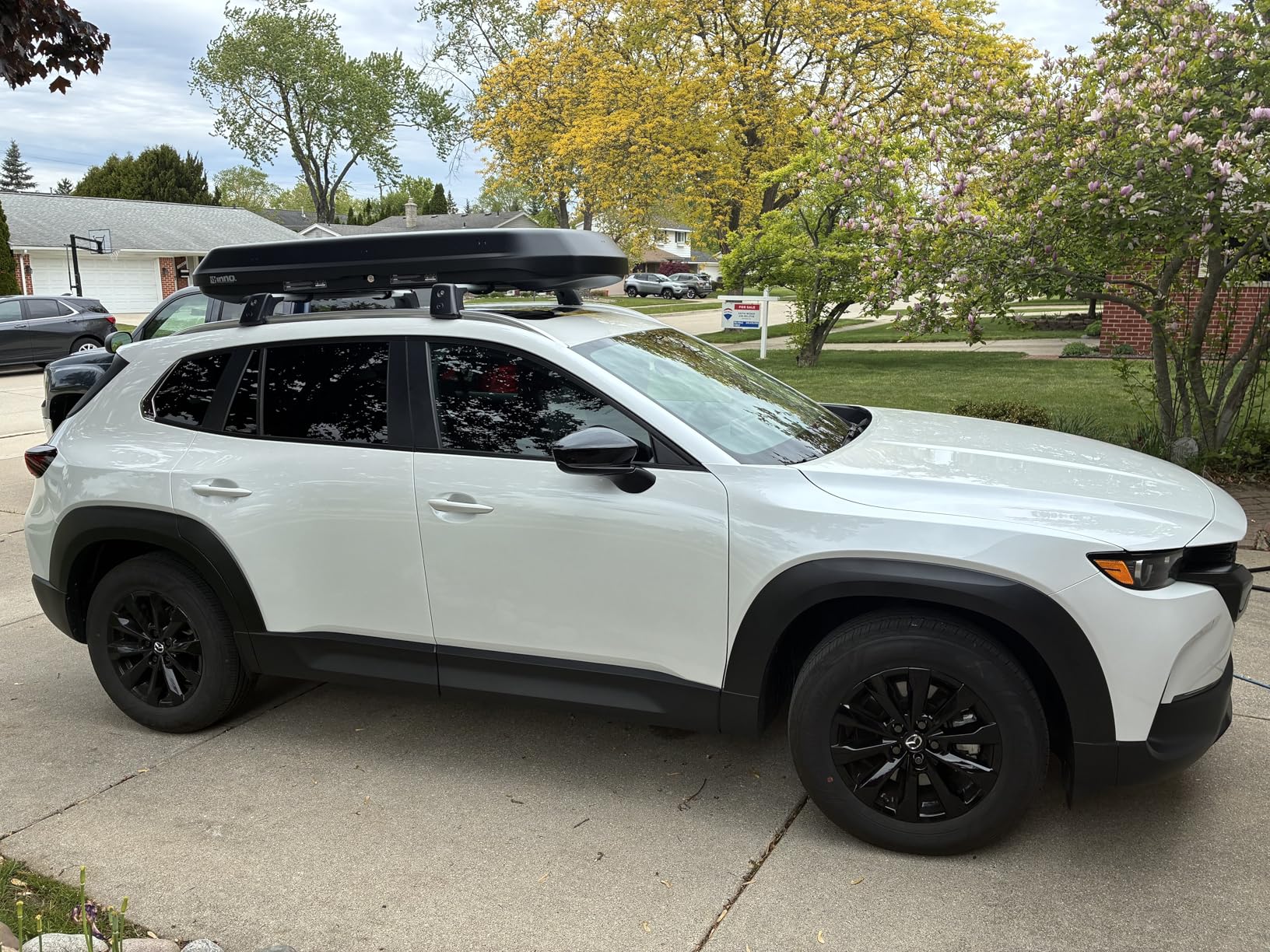 INNO ROOF Box 320 Matte Black 9cu ft, Cargo Box, Low Profile, Dual-Side Opening with Locks, Made in Japan customer photo 1