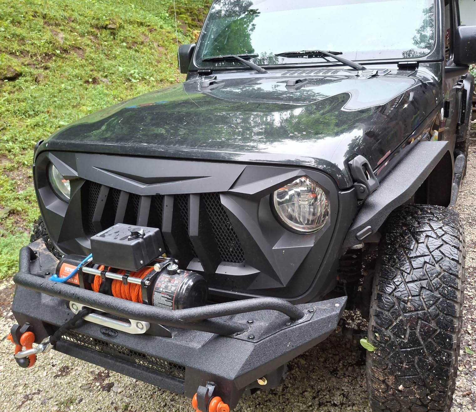 VEVOR 13,500 lb Electric Truck Winch 12V DC 3/8 in x 80 ft Synthetic Rope Aluminum Fairlead Wireless & Wired Remote Control, IP55 Waterproof Towing for Off Road Jeep SUV Boat customer photo 1