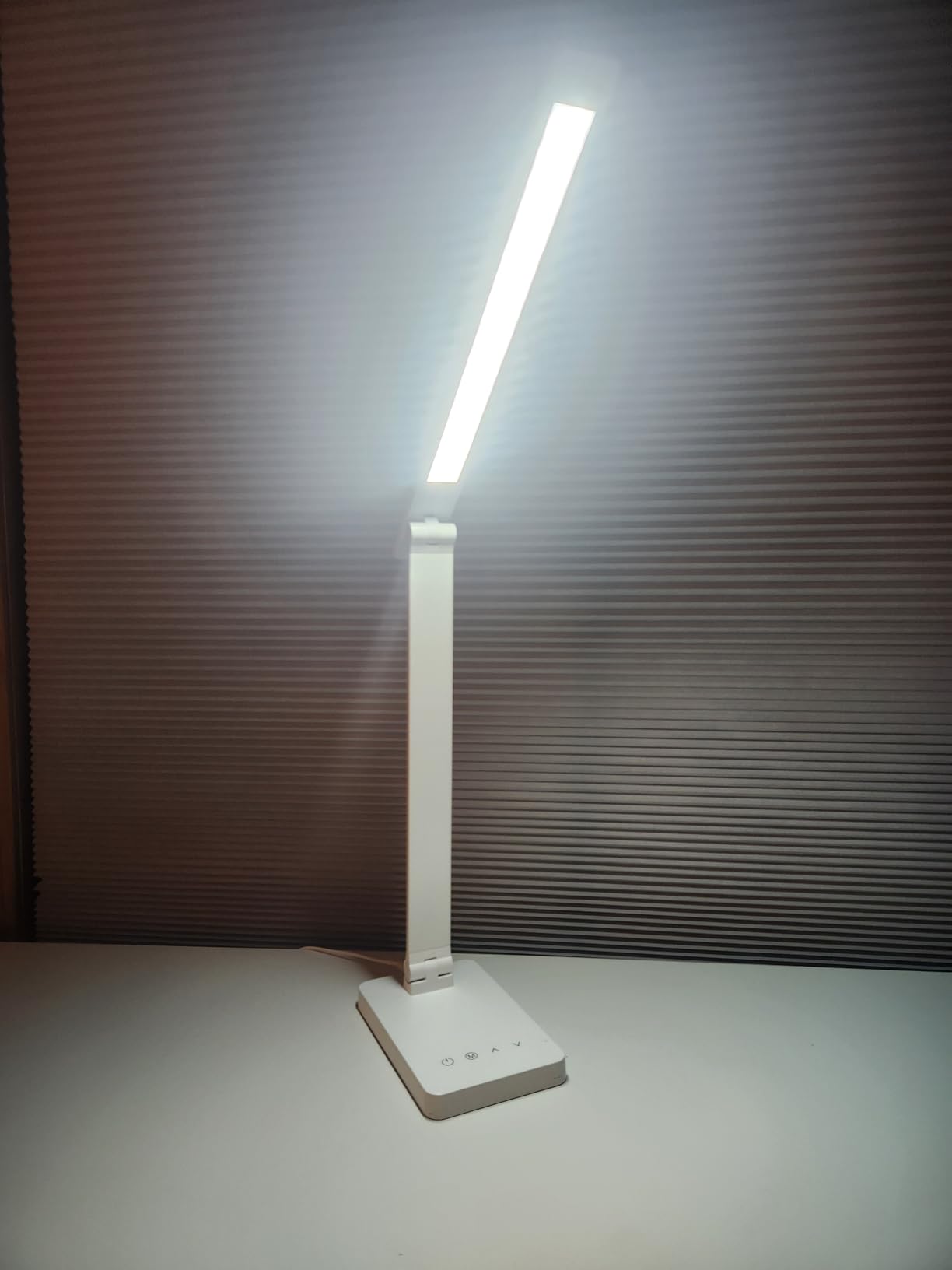 Lepro LED Desk Lamp for Home Office, 9.5W 750LM Metal Touch Control Desk Light, 5 Color Modes 5 Brightness Level customer photo 2