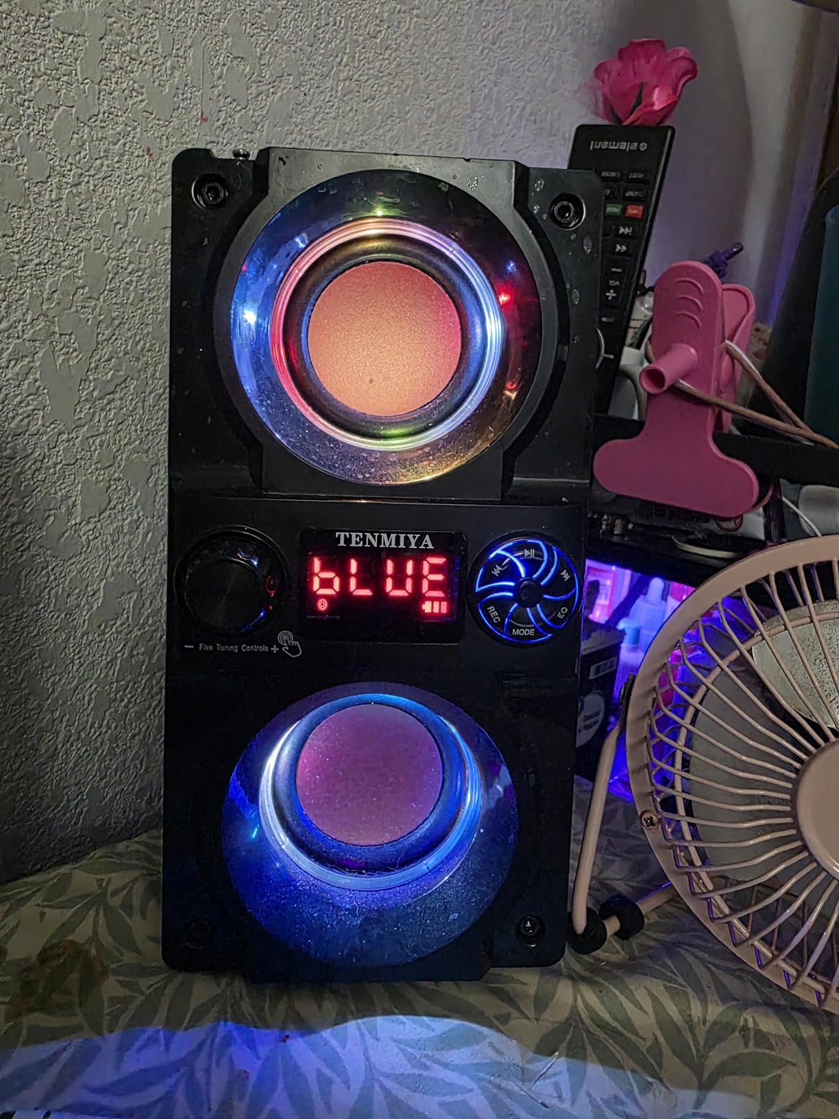 Bluetooth Speaker, 40W (60W Peak) Portable Wireless Speaker with Colorful Lights, Double Subwoofer Heavy Bass, FM Radio, MP3 Player, Bluetooth 5.0, Loud Stereo speakers for Home Outdoor Party Camping customer photo 2