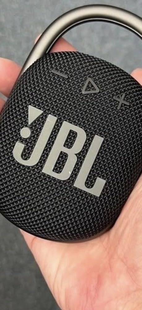 JBL Clip 4 - Portable Mini Bluetooth Speaker, big audio and punchy bass, integrated carabiner, IP67 waterproof and dustproof, 10 hours of playtime (Black) customer photo 2
