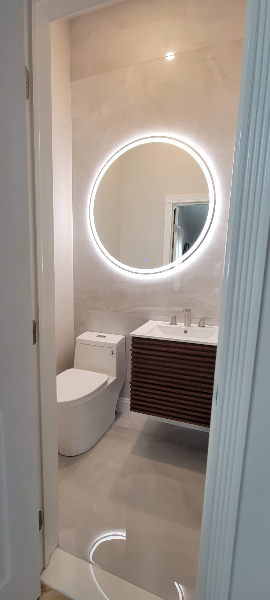 WOODBRIDGE One Piece Toilet with Soft Closing Seat, Chair Height, 1.28 GPF Dual, Water Sensed, 1000 Gram MaP Flushing Score Toilet with Chrome Button T0001-CH, White customer photo 2