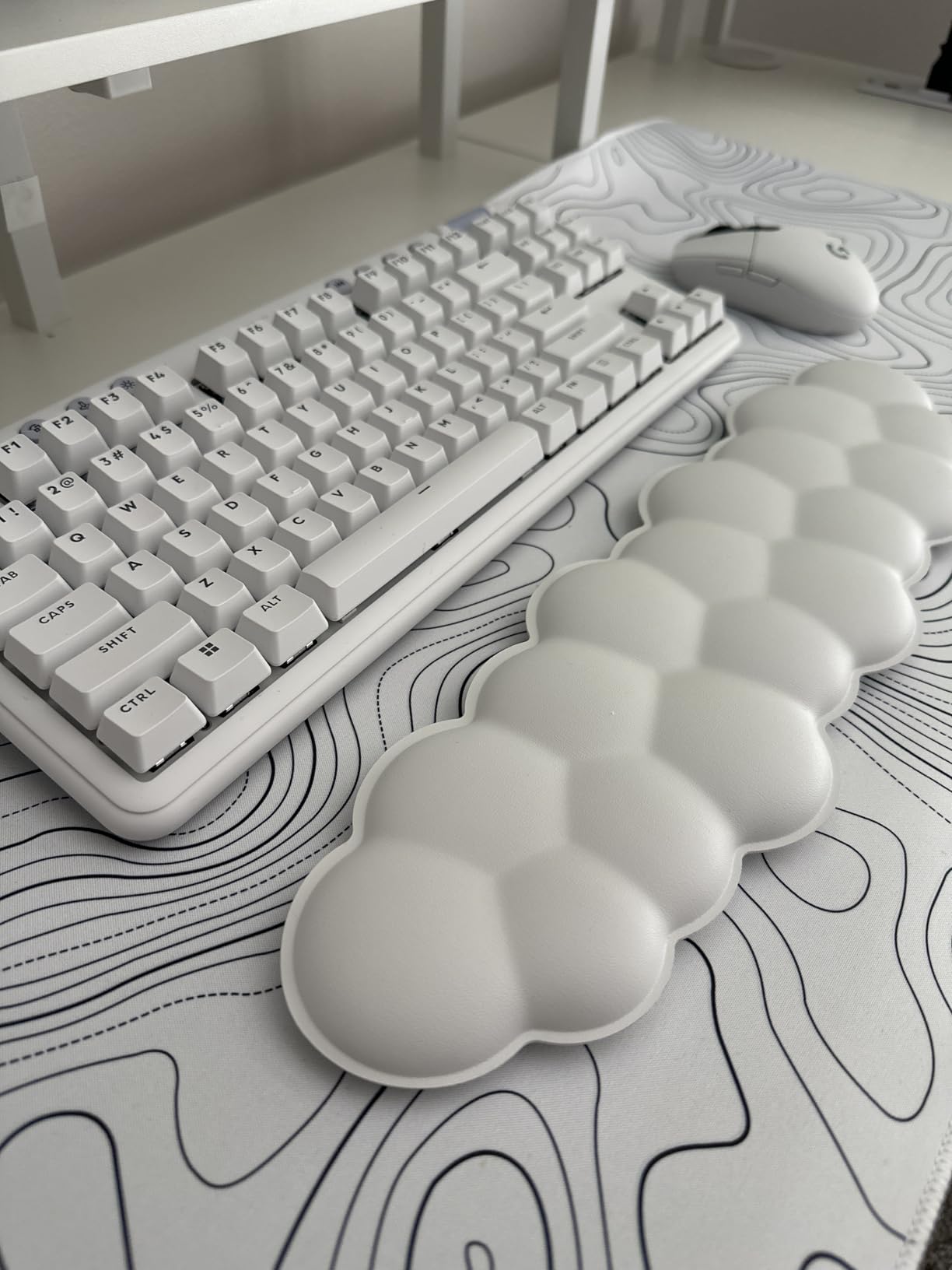 Logitech G715 Wireless Mechanical Gaming Keyboard with LIGHTSYNC RGB, Lightspeed, Tactile Switches (GX Brown), and Keyboard Palm Rest, PC/Mac Compatible - White Mist customer photo 2