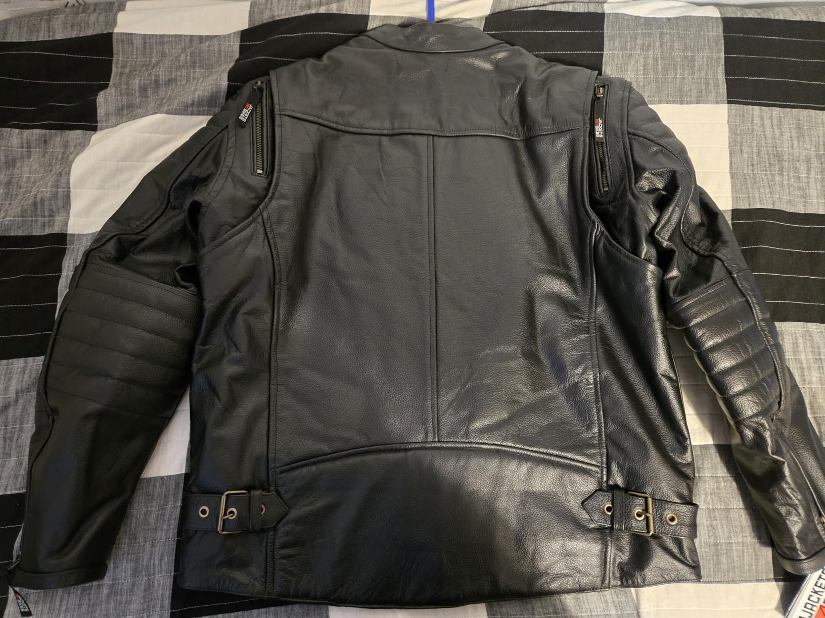 REVOLT Men's Motorcycle Jacket, Natural Buffalo Leather, CE Armor - Ventilation, Cruiser Motorbiker Touring Biker Black L customer photo 1