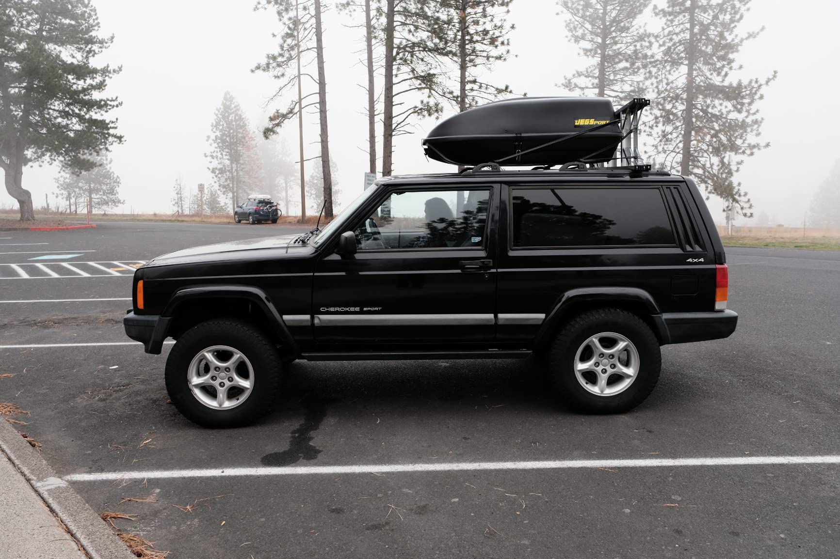 JEGS Rooftop Cargo Carrier for Car Storage - Large Roof Rack Cargo Carrier - Front Hinge/Rear Lock - Rear Opening Weatherproof Storage - Made in USA - 18 Cubic Ft - 110 Lb Capacity customer photo 1