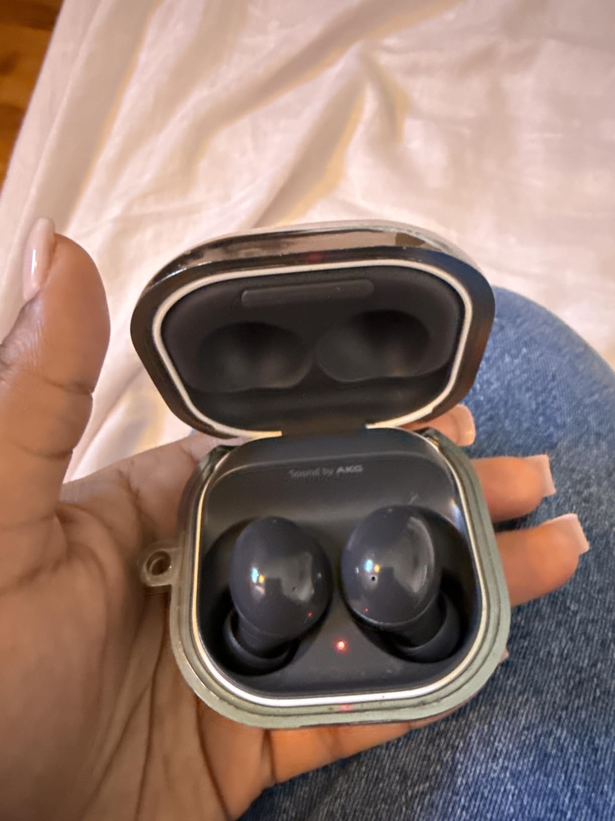 Galaxy Buds2 True Wireless Earbuds, Active Noise Cancelling, Ambient Sound, Bluetooth, Lightweight Comfort Fit, Graphite, International Version customer photo 1