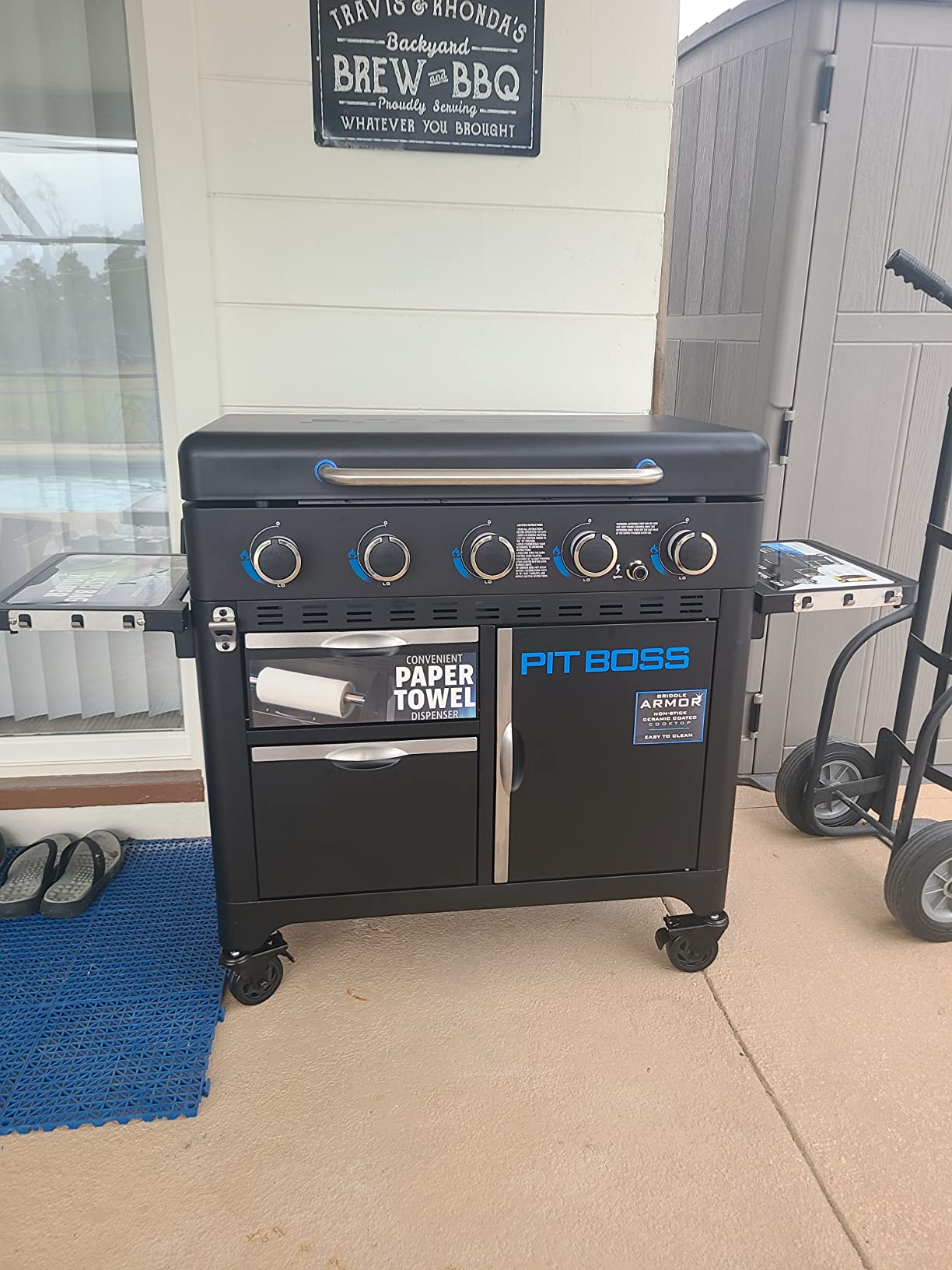 Pit Boss 5-Burner Propane Gas Ultimate Non-Stick Ceramic Coated Rust-Resistant Griddle Grill with Hard Cover, 647-Sq. In. (35
