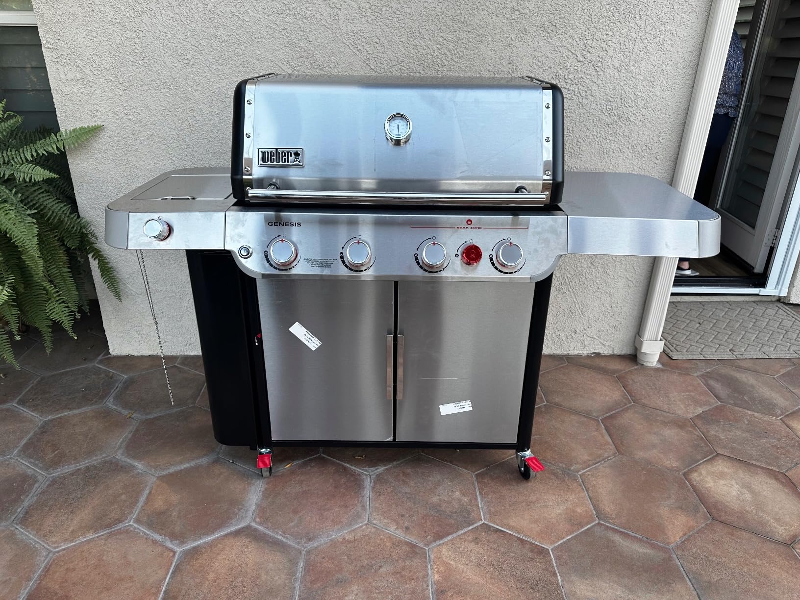 Genesis E-435 Liquid Propane Gas Grill for Outdoor Cooking, 4 Burners and 1 Side Burner, Black - Porcelain-Enameled Cast-Iron Grates, PureBlu Burners & Sear Zone customer photo 1