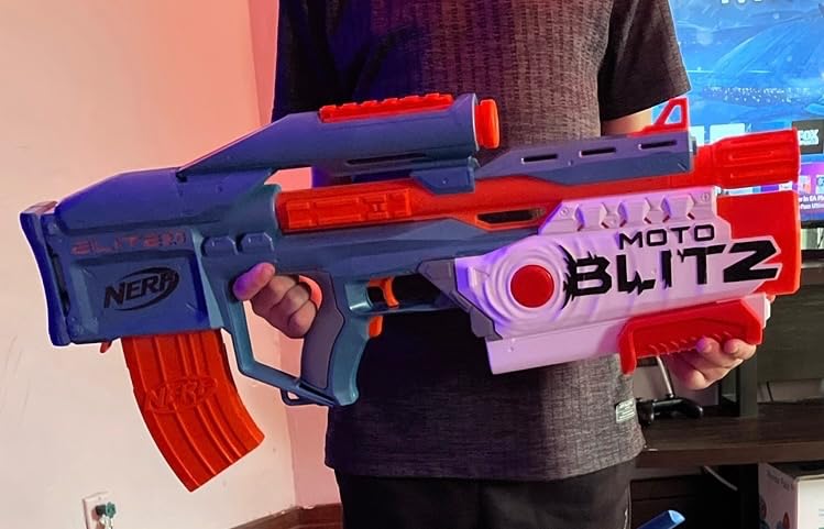 NERF Elite 2.0 Motoblitz Blaster with Scope, Motorized 10-Dart Blasting, Airblitz 6 Darts, Outdoor Toys for 8 Year Old Boys & Girls customer photo 2