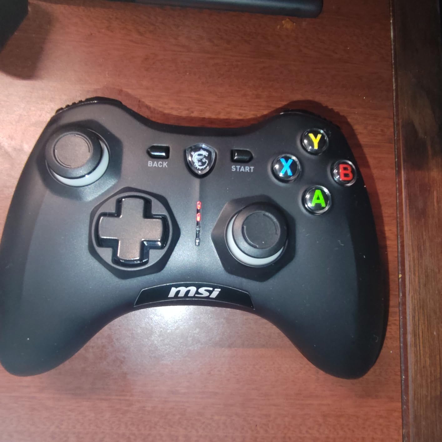 MSI Force GC30V2 Wireless Gaming Controller, Dual Vibration Motors, Dual Connection Modes, Interchangeable D-Pads, Compatible with PC & Android, Black customer photo 2