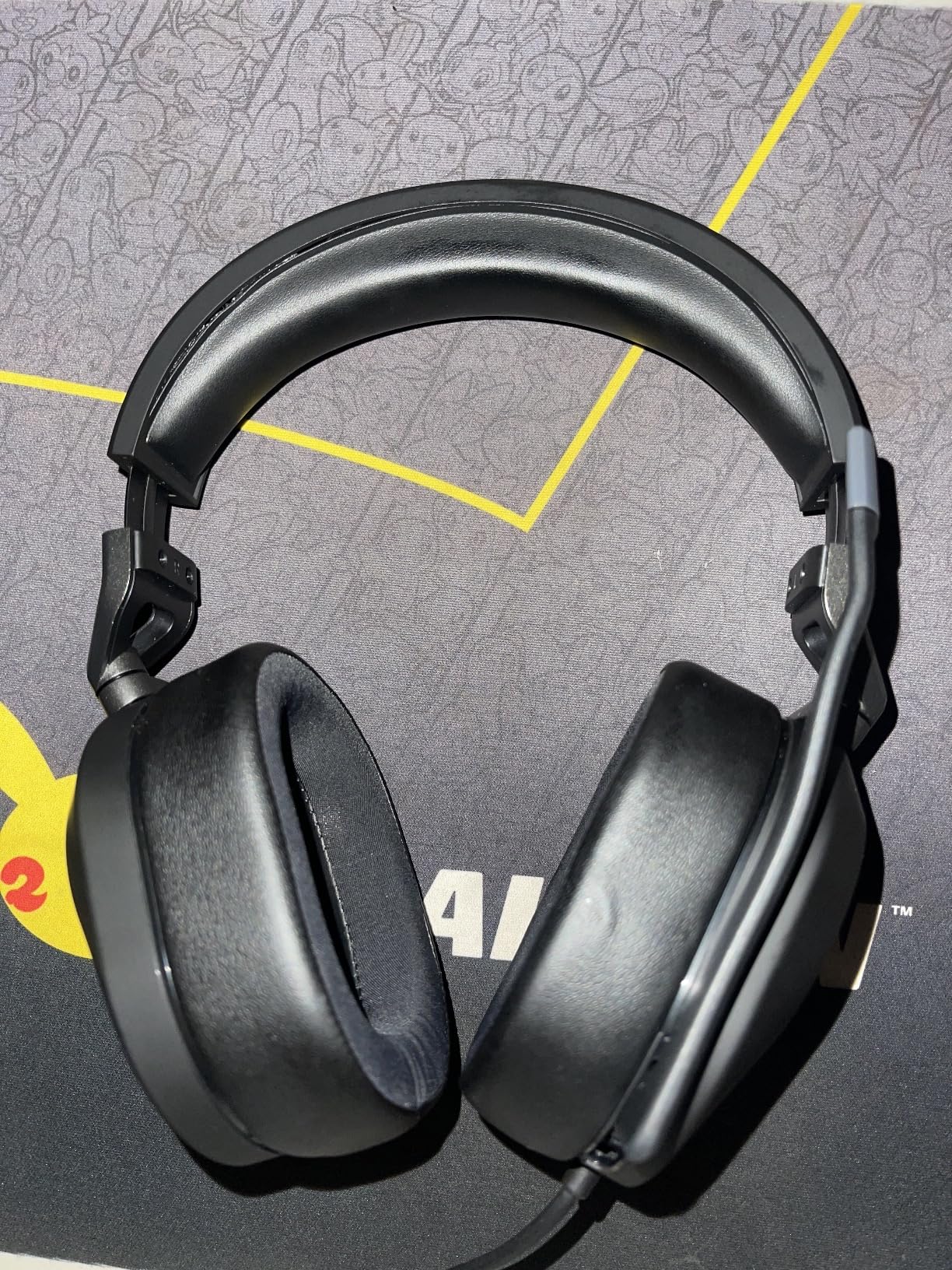 HS65 Surround Multiplatform Wired Gaming Headset - Dolby Atmos - SonarWorks SoundID - iCUE Compatible - PC, Mac, PS5, PS4, Xbox, Nintendo Switch, Mobile - Carbon customer photo 2